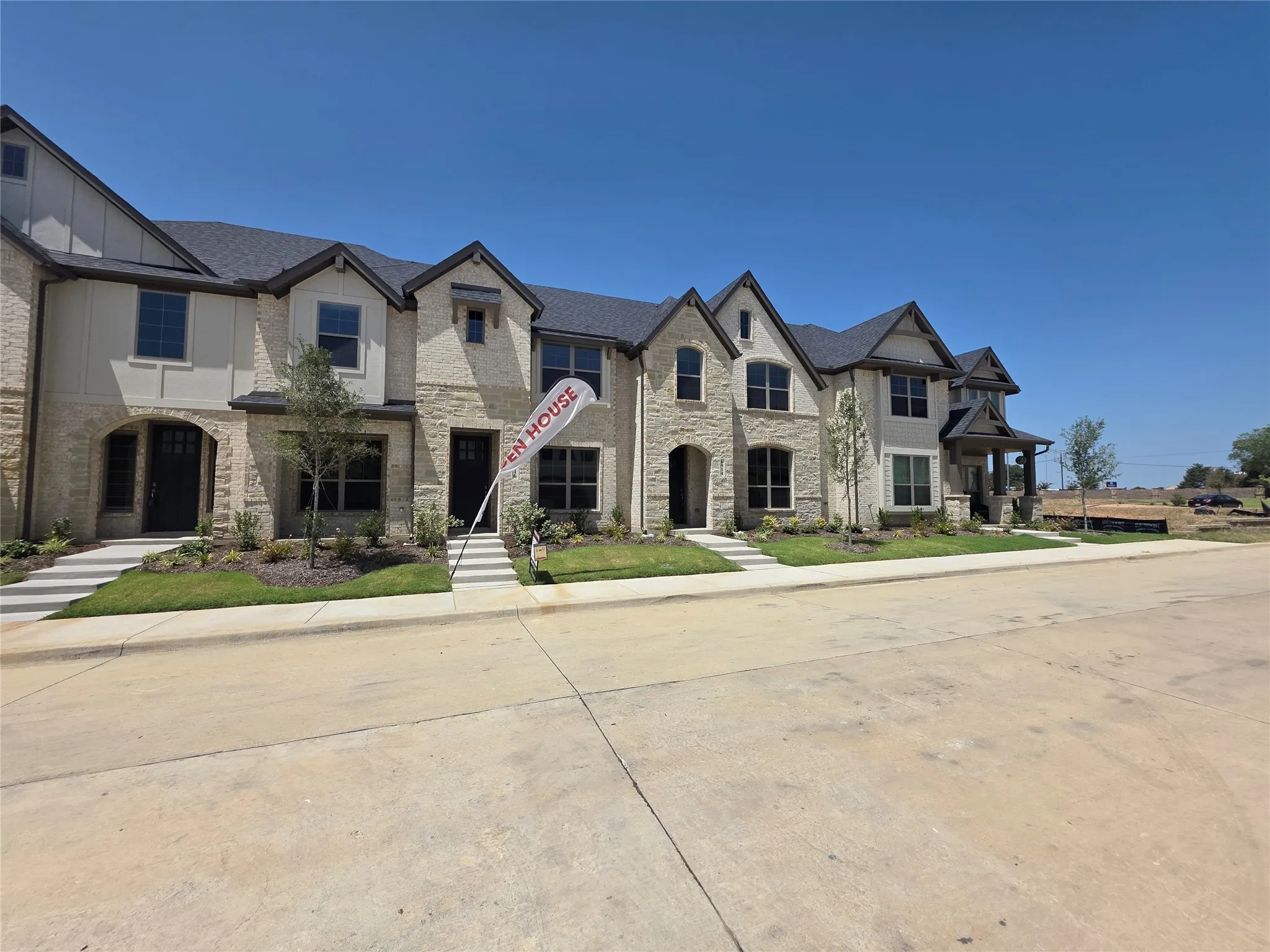 Townhouse For Rent in Tarrant County , 6914 Yellow Hammer Way, Arlington, Texas 76001, 3 Bedroom, 3 Bathroom, 2 Garage spaces, 1,706 Sqft, built in 2026, mls#21395605, Real Estate Agent in Arlington, Homes For Rent in Tarrant county, Homes For Rent in Arlington, Realtor in Arlington Texas, Real Estate Brokerage Independent Realty Texas, Luminita Cordes Realtor