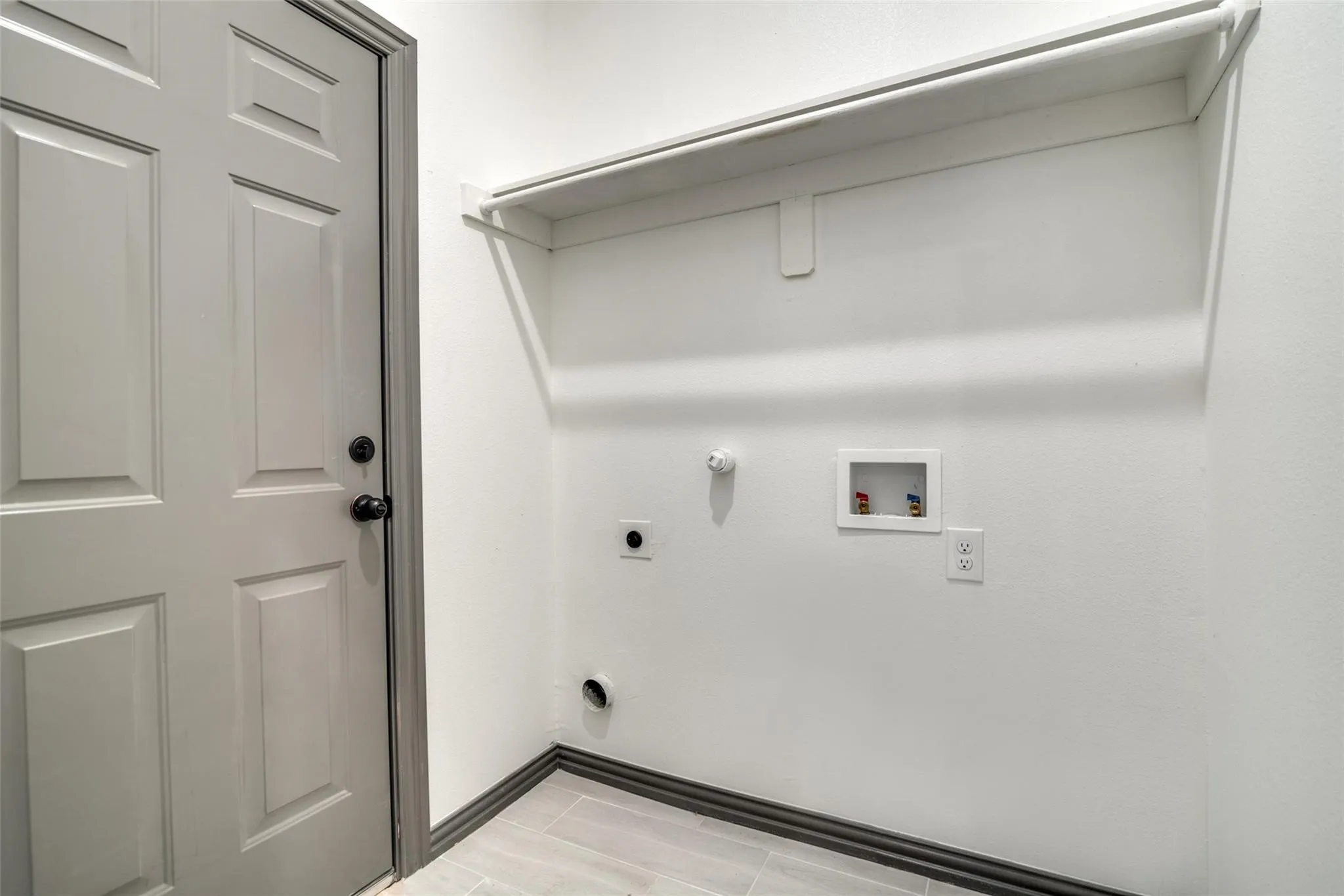 Single Family Residence For Sale in Hunt County , 705 Lakeland Drive, West Tawakoni, Texas 75474, 3 Bedroom, 2 Bathroom, 2 Garage spaces, 1,342 Sqft, built in 2023, mls#21395599, Real Estate Agent in West Tawakoni, Homes For Sale in Hunt county, Homes For Sale in West Tawakoni, Realtor in West Tawakoni Texas, Real Estate Brokerage Independent Realty Texas, Luminita Cordes Realtor