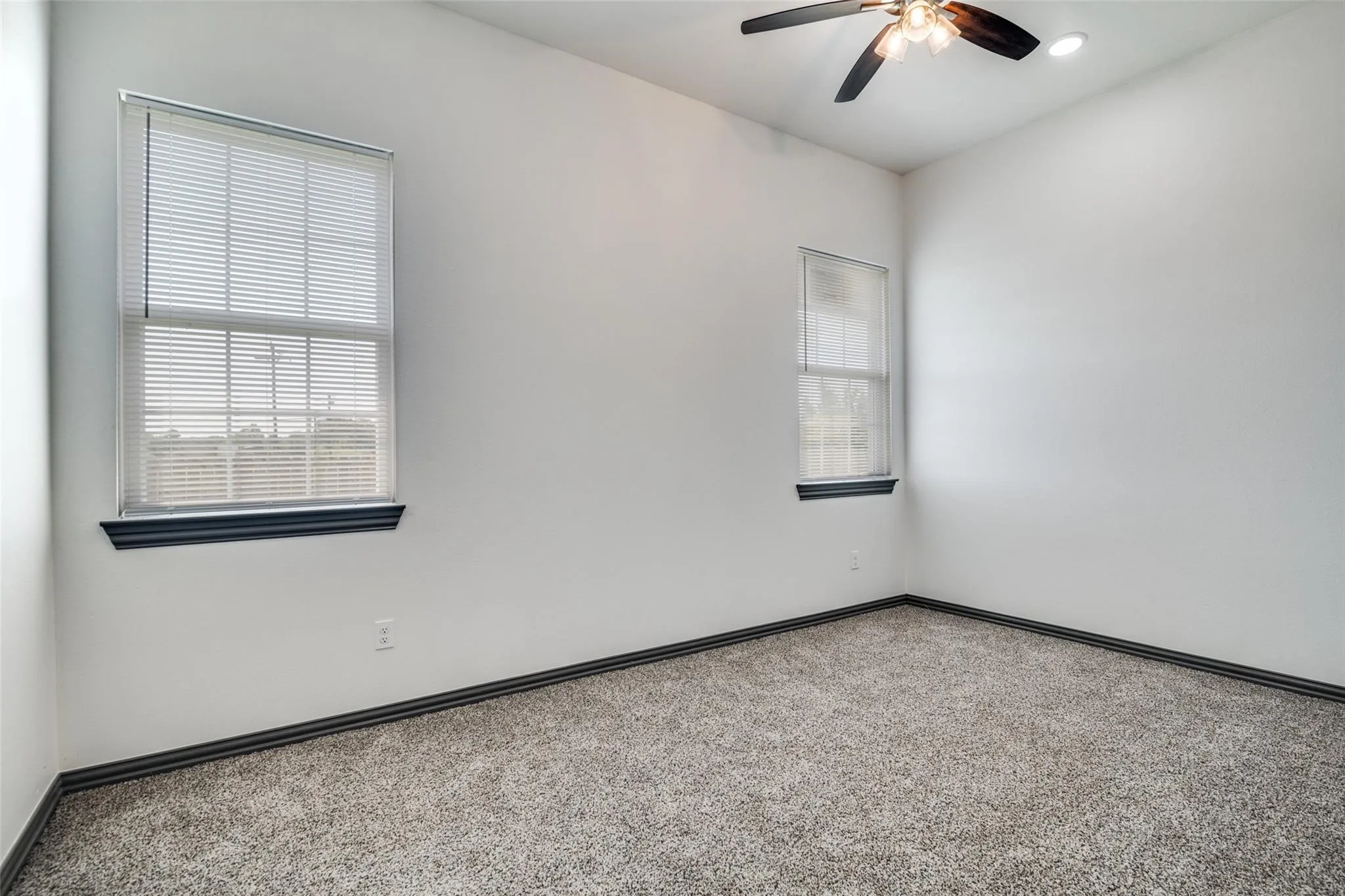 Single Family Residence For Sale in Hunt County , 705 Lakeland Drive, West Tawakoni, Texas 75474, 3 Bedroom, 2 Bathroom, 2 Garage spaces, 1,342 Sqft, built in 2023, mls#21395599, Real Estate Agent in West Tawakoni, Homes For Sale in Hunt county, Homes For Sale in West Tawakoni, Realtor in West Tawakoni Texas, Real Estate Brokerage Independent Realty Texas, Luminita Cordes Realtor