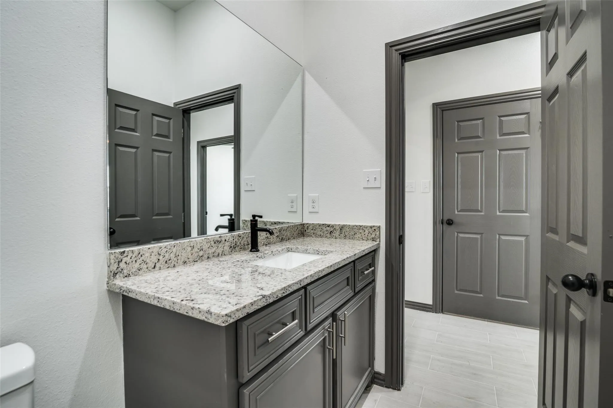 Single Family Residence For Sale in Hunt County , 705 Lakeland Drive, West Tawakoni, Texas 75474, 3 Bedroom, 2 Bathroom, 2 Garage spaces, 1,342 Sqft, built in 2023, mls#21395599, Real Estate Agent in West Tawakoni, Homes For Sale in Hunt county, Homes For Sale in West Tawakoni, Realtor in West Tawakoni Texas, Real Estate Brokerage Independent Realty Texas, Luminita Cordes Realtor
