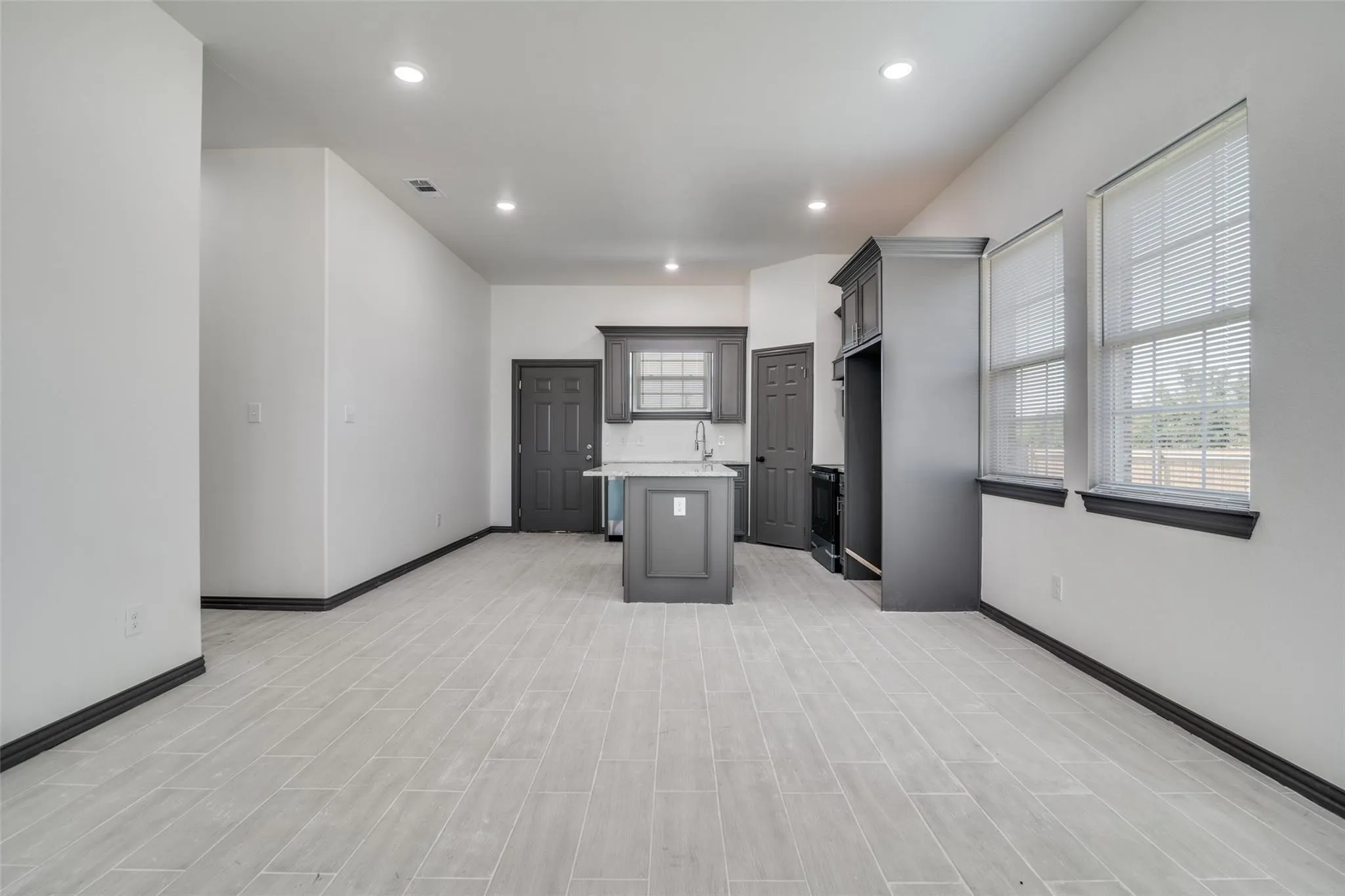 Single Family Residence For Sale in Hunt County , 705 Lakeland Drive, West Tawakoni, Texas 75474, 3 Bedroom, 2 Bathroom, 2 Garage spaces, 1,342 Sqft, built in 2023, mls#21395599, Real Estate Agent in West Tawakoni, Homes For Sale in Hunt county, Homes For Sale in West Tawakoni, Realtor in West Tawakoni Texas, Real Estate Brokerage Independent Realty Texas, Luminita Cordes Realtor