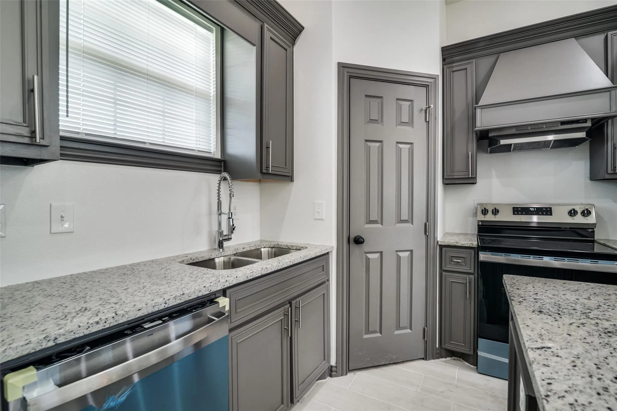 Single Family Residence For Sale in Hunt County , 705 Lakeland Drive, West Tawakoni, Texas 75474, 3 Bedroom, 2 Bathroom, 2 Garage spaces, 1,342 Sqft, built in 2023, mls#21395599, Real Estate Agent in West Tawakoni, Homes For Sale in Hunt county, Homes For Sale in West Tawakoni, Realtor in West Tawakoni Texas, Real Estate Brokerage Independent Realty Texas, Luminita Cordes Realtor