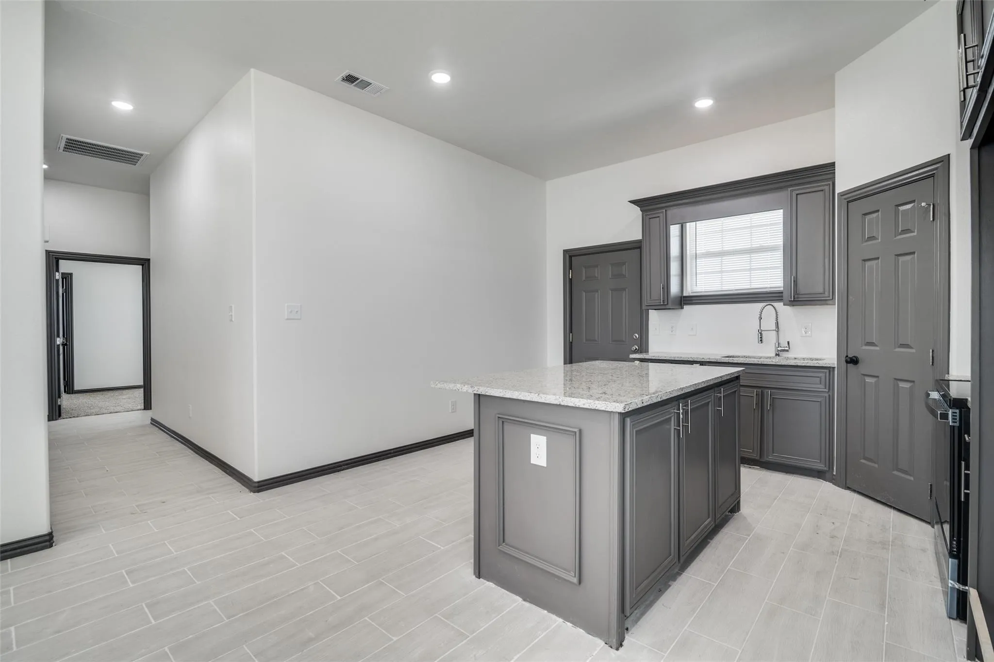 Single Family Residence For Sale in Hunt County , 705 Lakeland Drive, West Tawakoni, Texas 75474, 3 Bedroom, 2 Bathroom, 2 Garage spaces, 1,342 Sqft, built in 2023, mls#21395599, Real Estate Agent in West Tawakoni, Homes For Sale in Hunt county, Homes For Sale in West Tawakoni, Realtor in West Tawakoni Texas, Real Estate Brokerage Independent Realty Texas, Luminita Cordes Realtor