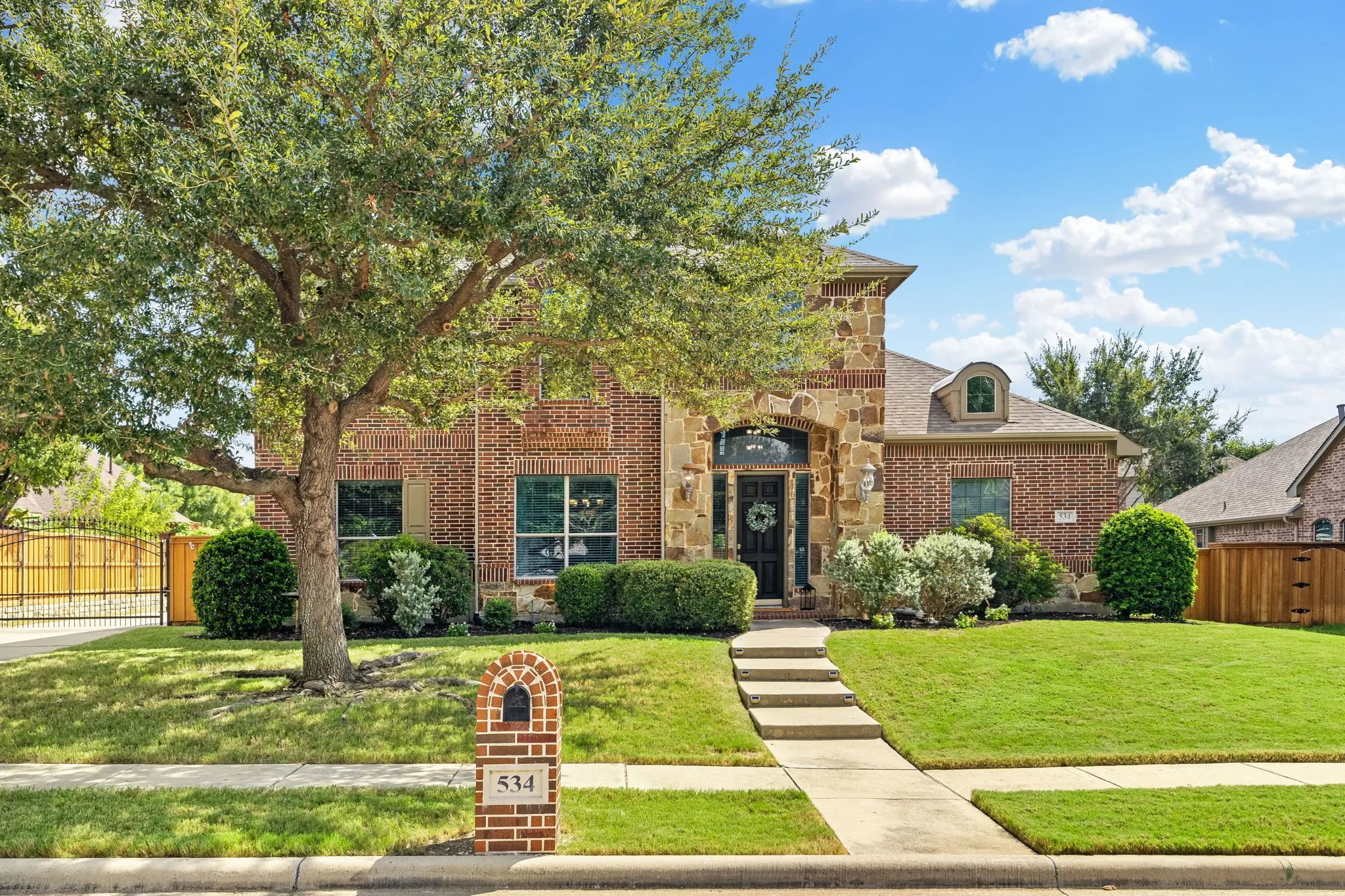Welcome to 534 Waters Edge Way in wonderful the wonderful Maxwell Creek neighborhood of Murphy, TX feeding into top rated Wylie ISD!  The home is conveniently located down the street from both the neighborhood park, trails & elementary school!