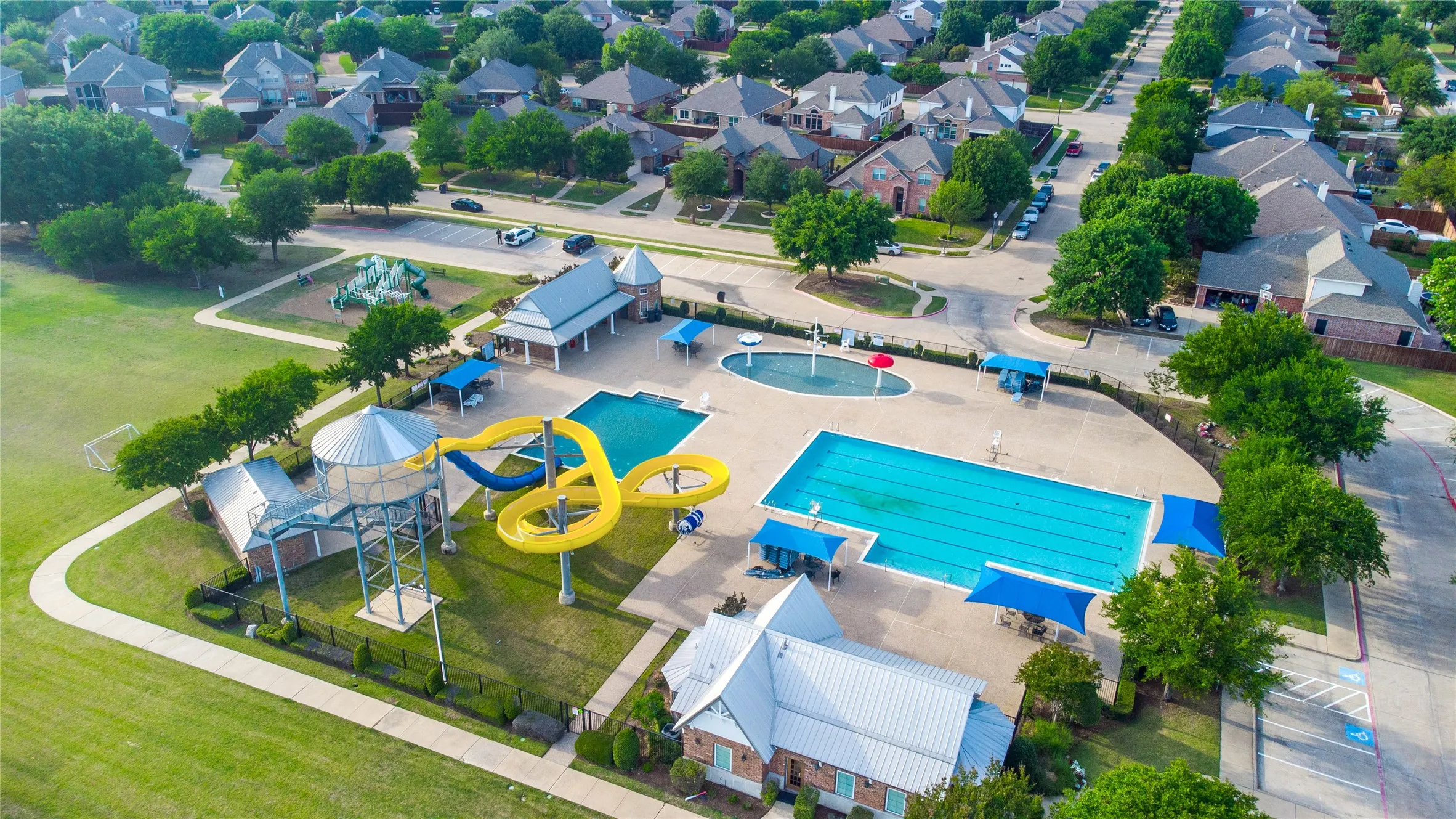 In addition to a wonderful home, the neighborhood is also wonderful and gives your full access and use of this amazing community recreation area featuring a large swimming pool, water slide, splash pad, and covered pavilion and club house!