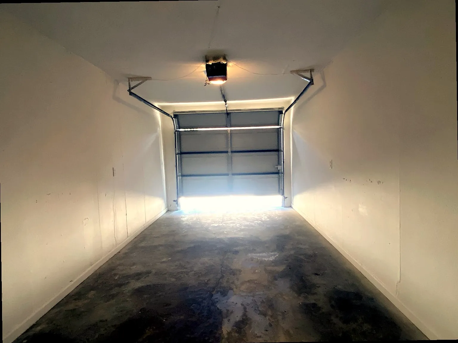 Condominium For Sale in Dallas County , 6019 Ridgecrest Road 204B, Dallas, Texas 75231, 2 Bedroom, 3 Bathroom, 1 Garage spaces, 1,092 Sqft, built in 1979, mls#21395578, Real Estate Agent in Dallas, Homes For Sale in Dallas county, Homes For Sale in Dallas, Realtor in Dallas Texas, Real Estate Brokerage Independent Realty Texas, Luminita Cordes Realtor