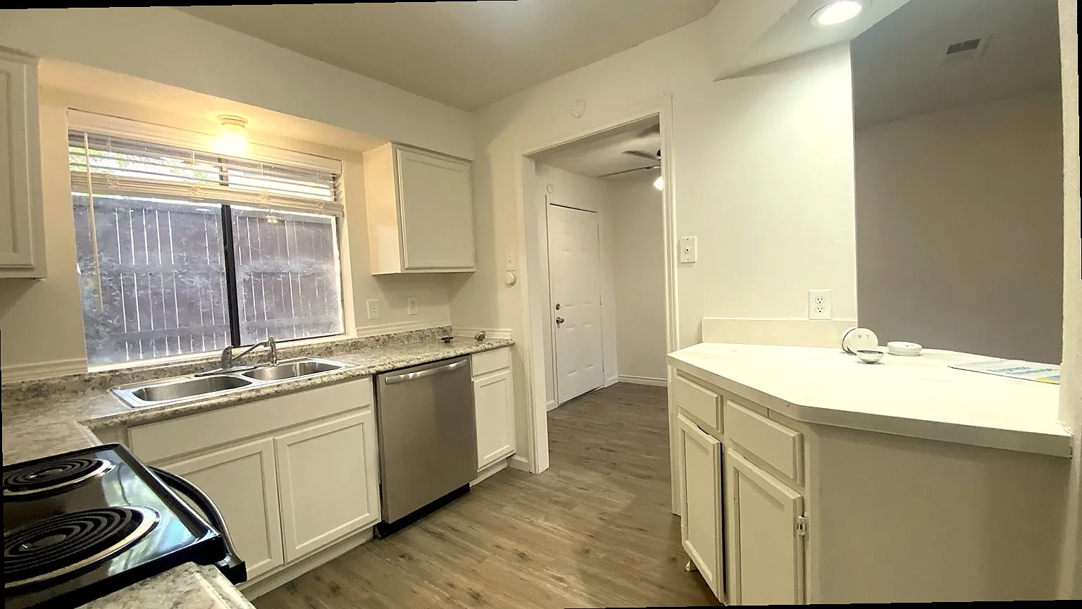 Condominium For Sale in Dallas County , 6019 Ridgecrest Road 204B, Dallas, Texas 75231, 2 Bedroom, 3 Bathroom, 1 Garage spaces, 1,092 Sqft, built in 1979, mls#21395578, Real Estate Agent in Dallas, Homes For Sale in Dallas county, Homes For Sale in Dallas, Realtor in Dallas Texas, Real Estate Brokerage Independent Realty Texas, Luminita Cordes Realtor