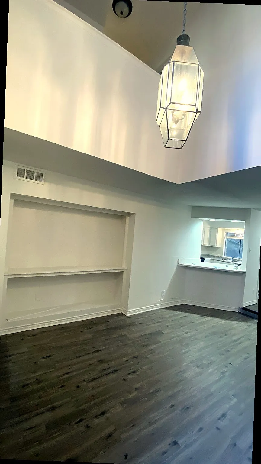 Condominium For Sale in Dallas County , 6019 Ridgecrest Road 204B, Dallas, Texas 75231, 2 Bedroom, 3 Bathroom, 1 Garage spaces, 1,092 Sqft, built in 1979, mls#21395578, Real Estate Agent in Dallas, Homes For Sale in Dallas county, Homes For Sale in Dallas, Realtor in Dallas Texas, Real Estate Brokerage Independent Realty Texas, Luminita Cordes Realtor