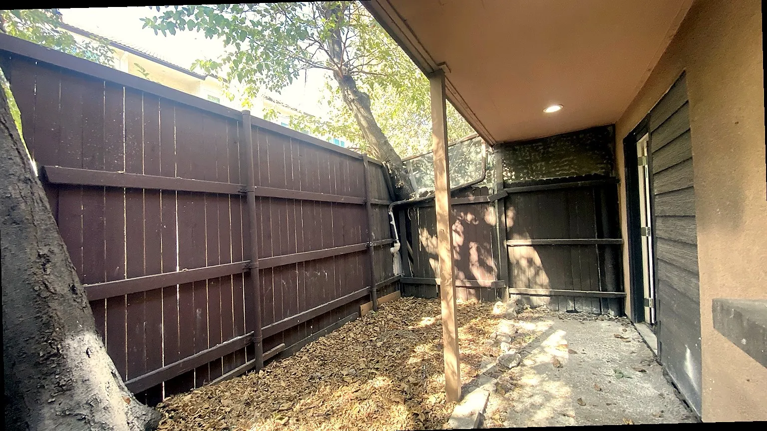 Condominium For Sale in Dallas County , 6019 Ridgecrest Road 204B, Dallas, Texas 75231, 2 Bedroom, 3 Bathroom, 1 Garage spaces, 1,092 Sqft, built in 1979, mls#21395578, Real Estate Agent in Dallas, Homes For Sale in Dallas county, Homes For Sale in Dallas, Realtor in Dallas Texas, Real Estate Brokerage Independent Realty Texas, Luminita Cordes Realtor
