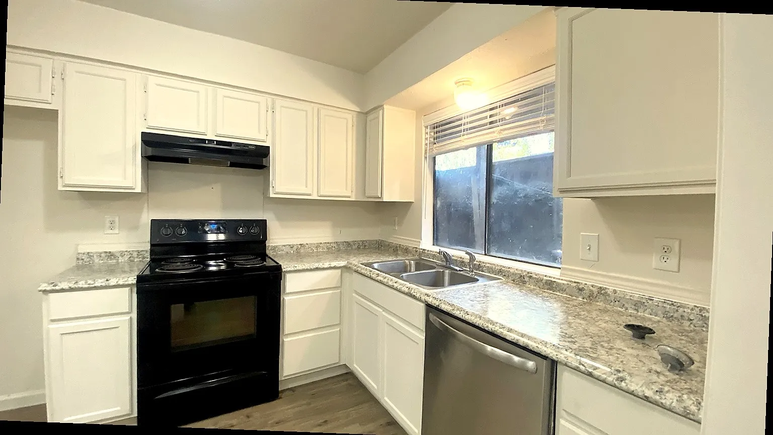 Condominium For Sale in Dallas County , 6019 Ridgecrest Road 204B, Dallas, Texas 75231, 2 Bedroom, 3 Bathroom, 1 Garage spaces, 1,092 Sqft, built in 1979, mls#21395578, Real Estate Agent in Dallas, Homes For Sale in Dallas county, Homes For Sale in Dallas, Realtor in Dallas Texas, Real Estate Brokerage Independent Realty Texas, Luminita Cordes Realtor