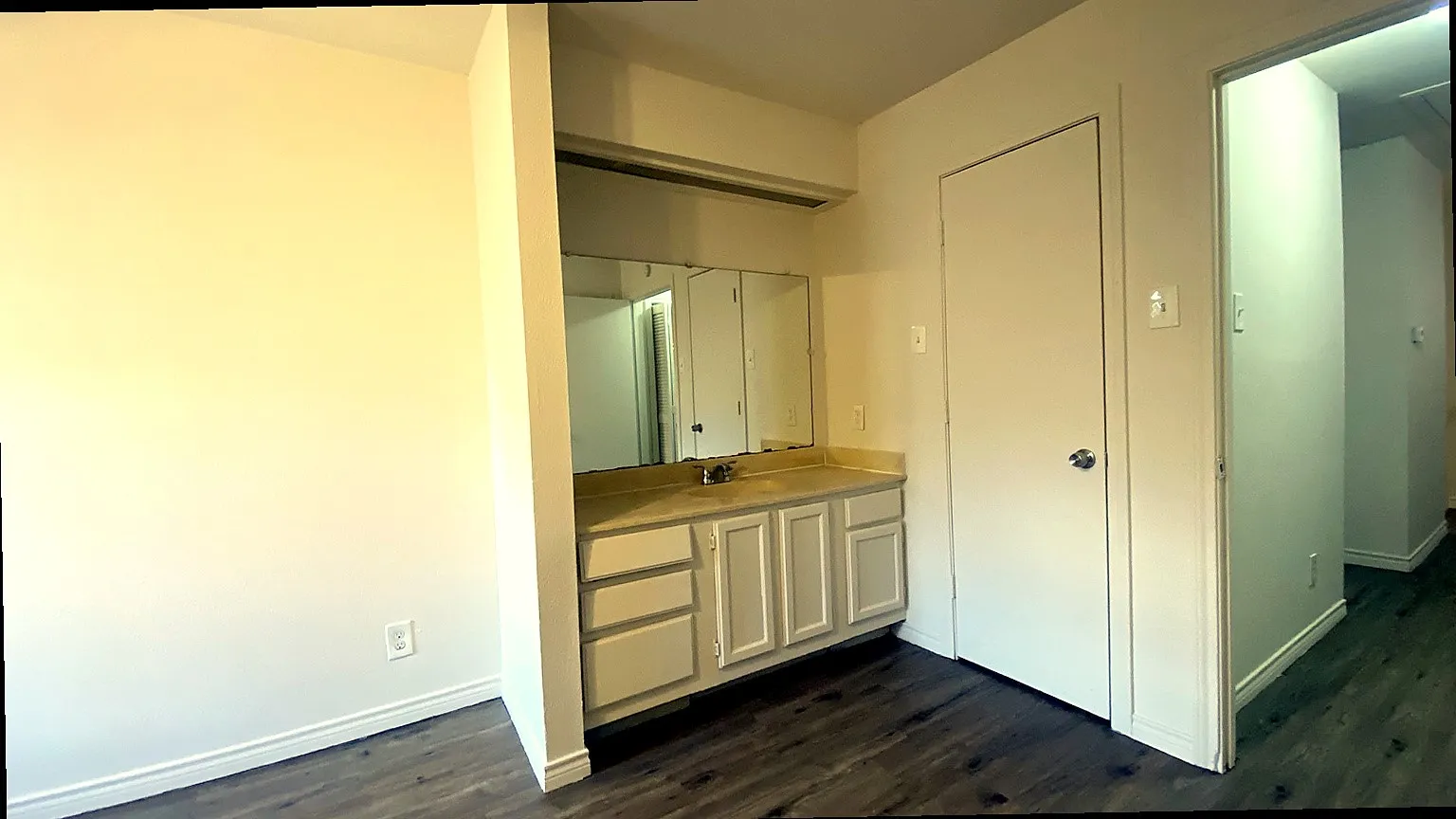 Condominium For Sale in Dallas County , 6019 Ridgecrest Road 204B, Dallas, Texas 75231, 2 Bedroom, 3 Bathroom, 1 Garage spaces, 1,092 Sqft, built in 1979, mls#21395578, Real Estate Agent in Dallas, Homes For Sale in Dallas county, Homes For Sale in Dallas, Realtor in Dallas Texas, Real Estate Brokerage Independent Realty Texas, Luminita Cordes Realtor