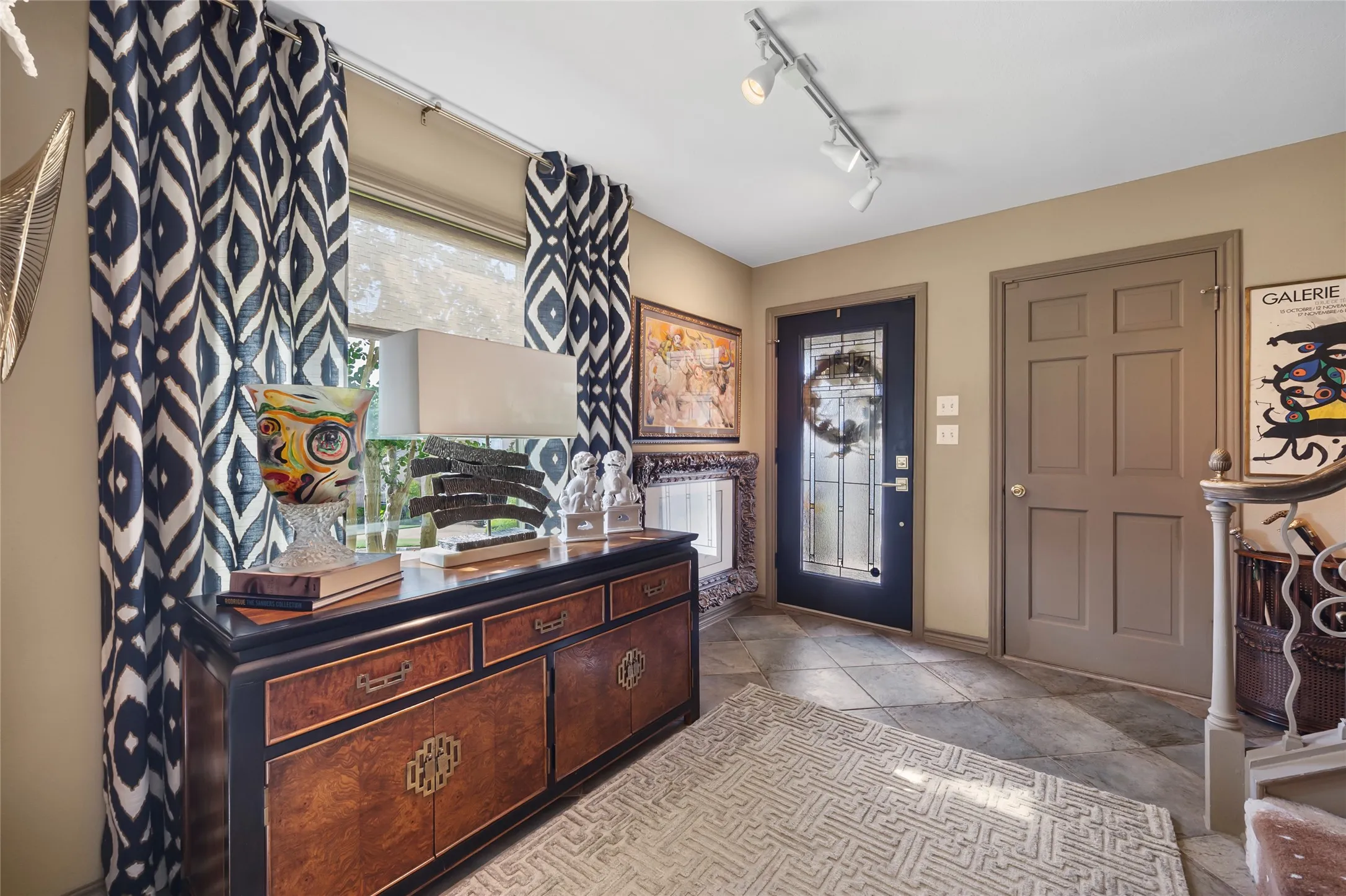 Single Family Residence For Sale in Rockwall County , 5713 Southern Cross Drive, Rockwall, Texas 75032, 3 Bedroom, 3 Bathroom, 2 Garage spaces, 2,920 Sqft, built in 1985, mls#21394112, Real Estate Agent in Rockwall, Homes For Sale in Rockwall county, Homes For Sale in Rockwall, Realtor in Rockwall Texas, Real Estate Brokerage Independent Realty Texas, Luminita Cordes Realtor