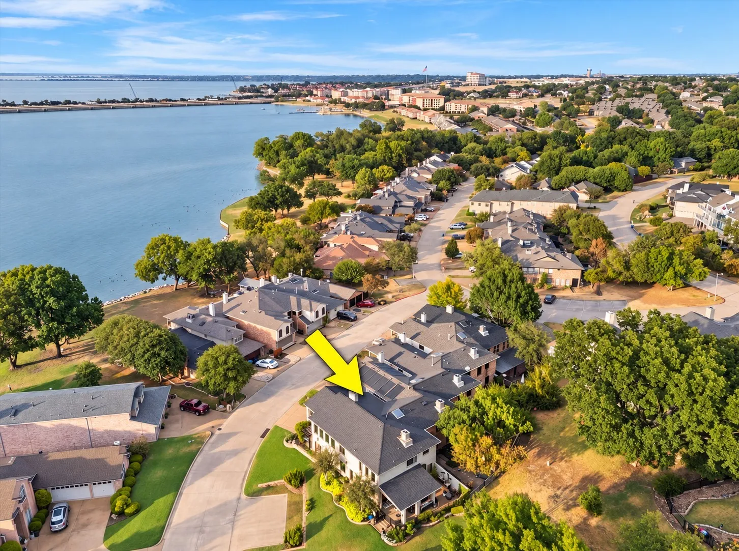 Single Family Residence For Sale in Rockwall County , 5713 Southern Cross Drive, Rockwall, Texas 75032, 3 Bedroom, 3 Bathroom, 2 Garage spaces, 2,920 Sqft, built in 1985, mls#21394112, Real Estate Agent in Rockwall, Homes For Sale in Rockwall county, Homes For Sale in Rockwall, Realtor in Rockwall Texas, Real Estate Brokerage Independent Realty Texas, Luminita Cordes Realtor