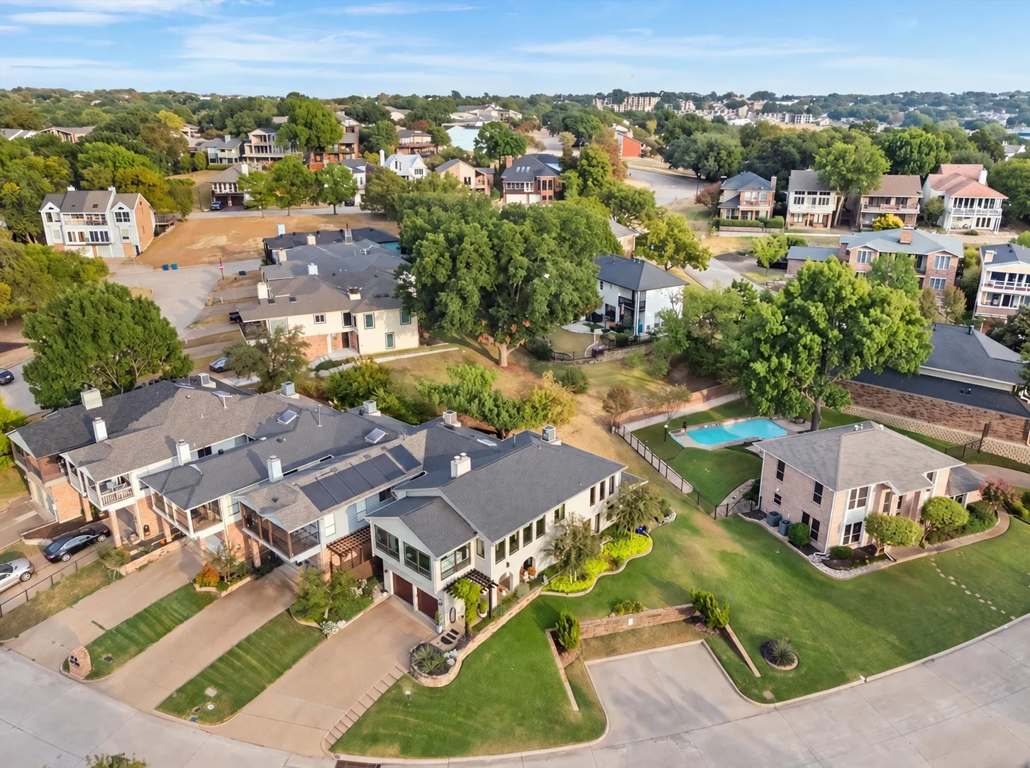 Single Family Residence For Sale in Rockwall County , 5713 Southern Cross Drive, Rockwall, Texas 75032, 3 Bedroom, 3 Bathroom, 2 Garage spaces, 2,920 Sqft, built in 1985, mls#21394112, Real Estate Agent in Rockwall, Homes For Sale in Rockwall county, Homes For Sale in Rockwall, Realtor in Rockwall Texas, Real Estate Brokerage Independent Realty Texas, Luminita Cordes Realtor