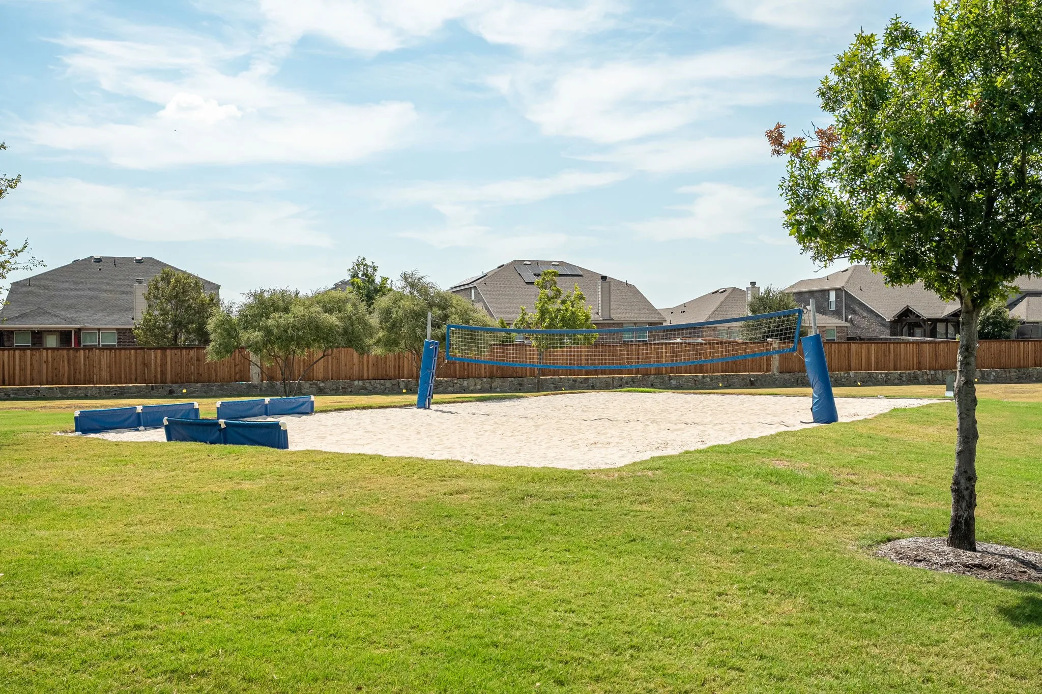 Single Family Residence For Sale in Kaufman County , 1100 Somerset Circle, Forney, Texas 75126, 3 Bedroom, 3 Bathroom, 2 Garage spaces, 2,672 Sqft, built in 2015, mls#21395576, Real Estate Agent in Forney, Homes For Sale in Kaufman county, Homes For Sale in Forney, Realtor in Forney Texas, Real Estate Brokerage Independent Realty Texas, Luminita Cordes Realtor