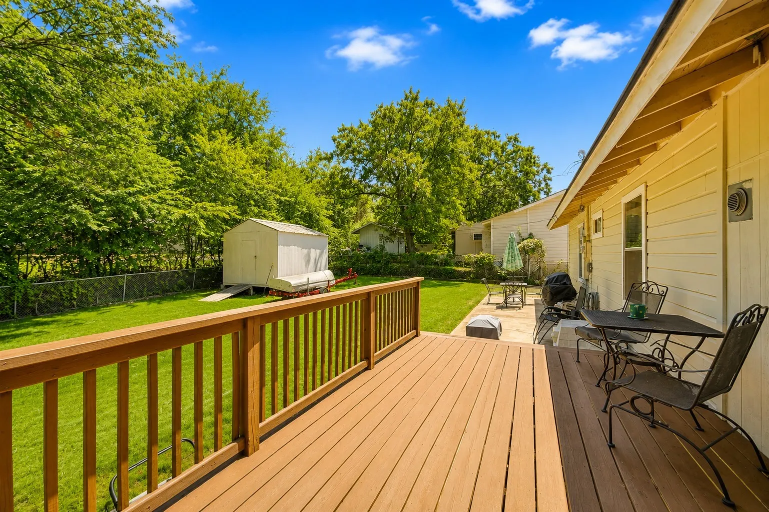 Single Family Residence For Sale in Grayson County , 1111 Ridgewood Road, Denison, Texas 75020, 3 Bedroom, 1 Bathroom, Garage spaces, 1,052 Sqft, built in 1960, mls#21336999, Real Estate Agent in Denison, Homes For Sale in Grayson county, Homes For Sale in Denison, Realtor in Denison Texas, Real Estate Brokerage Independent Realty Texas, Luminita Cordes Realtor
