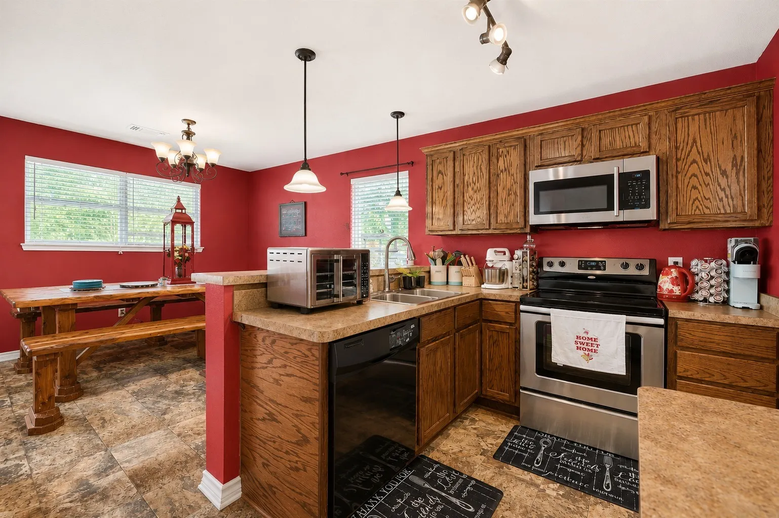 Single Family Residence For Sale in Grayson County , 1111 Ridgewood Road, Denison, Texas 75020, 3 Bedroom, 1 Bathroom, Garage spaces, 1,052 Sqft, built in 1960, mls#21336999, Real Estate Agent in Denison, Homes For Sale in Grayson county, Homes For Sale in Denison, Realtor in Denison Texas, Real Estate Brokerage Independent Realty Texas, Luminita Cordes Realtor
