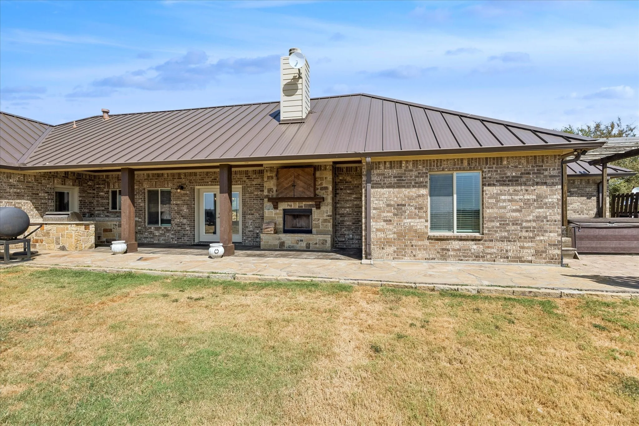 Single Family Residence For Sale in Denton County , 12953 Flow Road, Krum, Texas 76249, 4 Bedroom, 3 Bathroom, 2 Garage spaces, 2,407 Sqft, built in 2017, mls#21394555, Real Estate Agent in Krum, Homes For Sale in Denton county, Homes For Sale in Krum, Realtor in Krum Texas, Real Estate Brokerage Independent Realty Texas, Luminita Cordes Realtor
