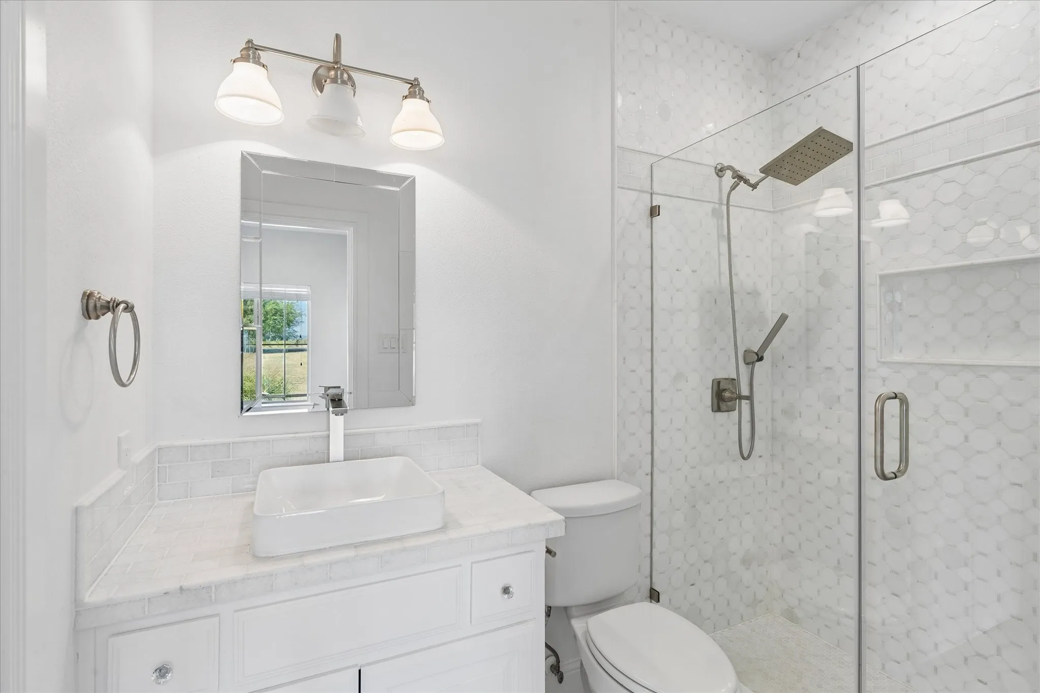 Single Family Residence For Sale in Denton County , 12953 Flow Road, Krum, Texas 76249, 4 Bedroom, 3 Bathroom, 2 Garage spaces, 2,407 Sqft, built in 2017, mls#21394555, Real Estate Agent in Krum, Homes For Sale in Denton county, Homes For Sale in Krum, Realtor in Krum Texas, Real Estate Brokerage Independent Realty Texas, Luminita Cordes Realtor