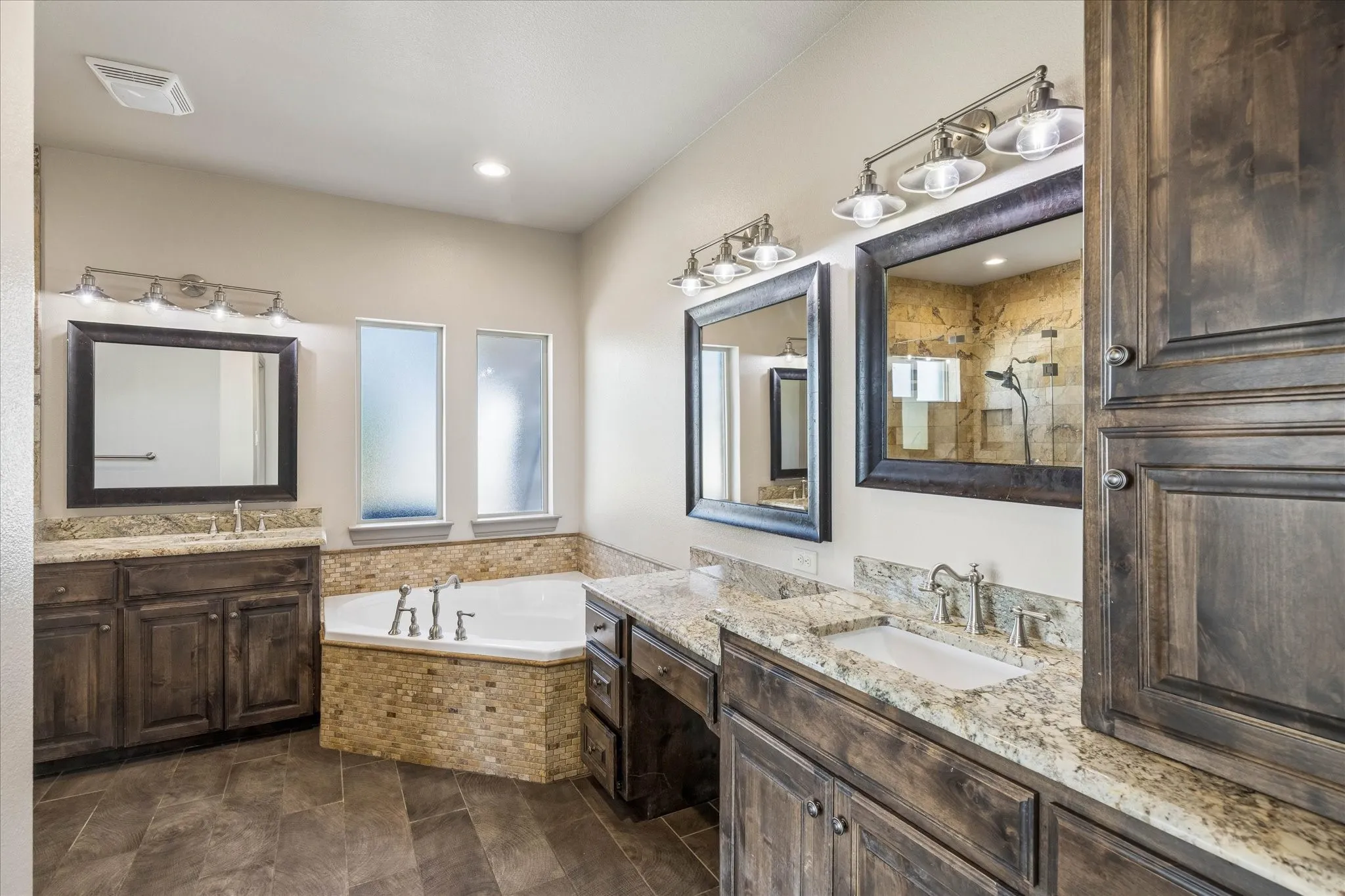 Single Family Residence For Sale in Denton County , 12953 Flow Road, Krum, Texas 76249, 4 Bedroom, 3 Bathroom, 2 Garage spaces, 2,407 Sqft, built in 2017, mls#21394555, Real Estate Agent in Krum, Homes For Sale in Denton county, Homes For Sale in Krum, Realtor in Krum Texas, Real Estate Brokerage Independent Realty Texas, Luminita Cordes Realtor