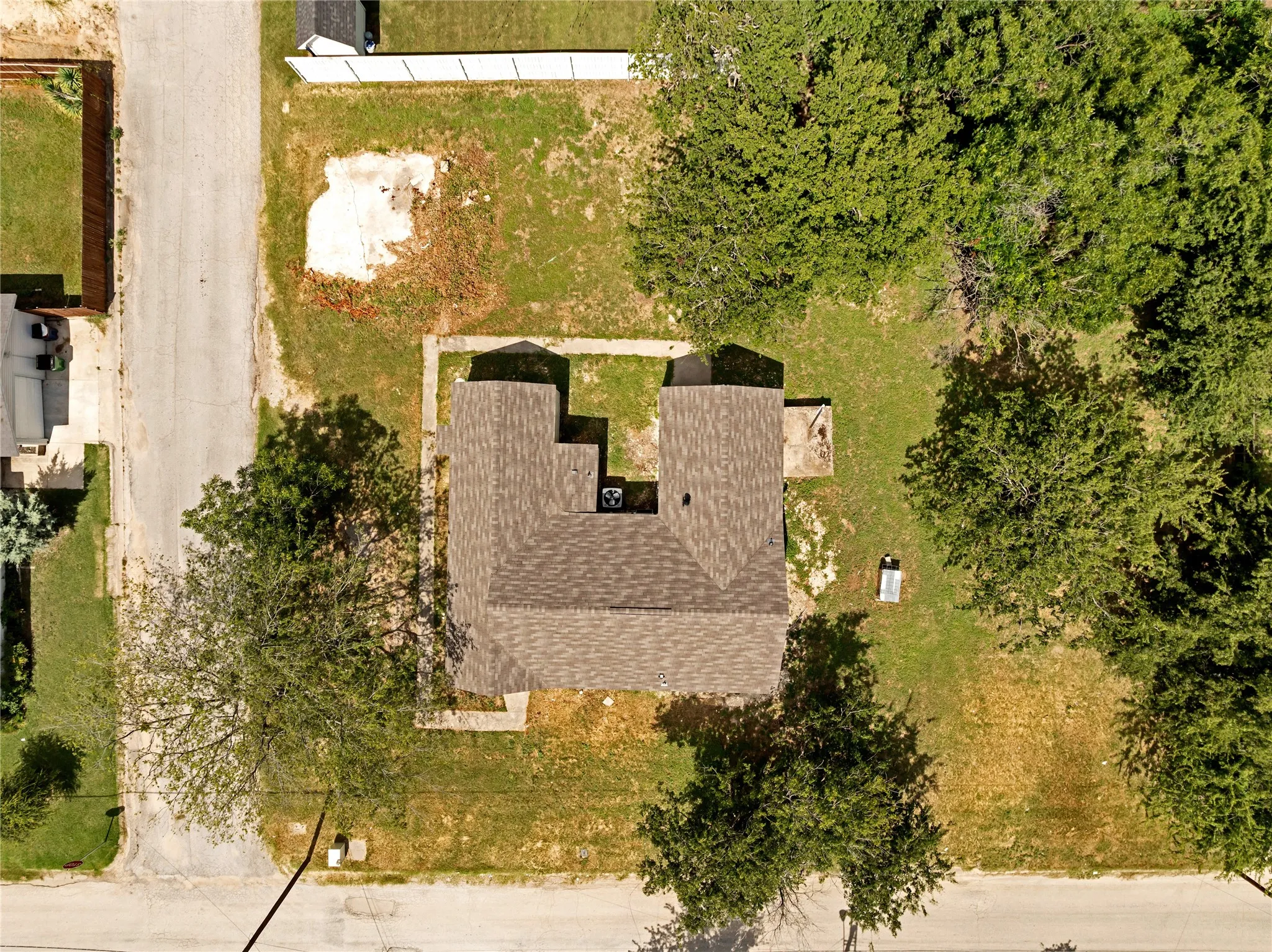 Asphalt shingle roof