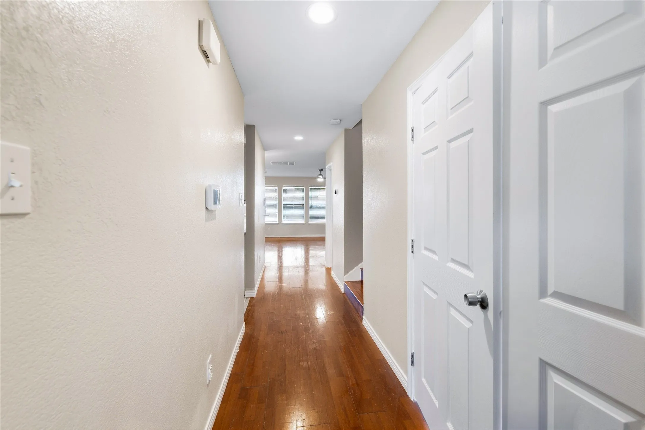 Single Family Residence For Sale in Dallas County , 5666 Hunters Bend Lane, Dallas, Texas 75249, 4 Bedroom, 3 Bathroom, 2 Garage spaces, 2,442 Sqft, built in 2003, mls#21393396, Real Estate Agent in Dallas, Homes For Sale in Dallas county, Homes For Sale in Dallas, Realtor in Dallas Texas, Real Estate Brokerage Independent Realty Texas, Luminita Cordes Realtor