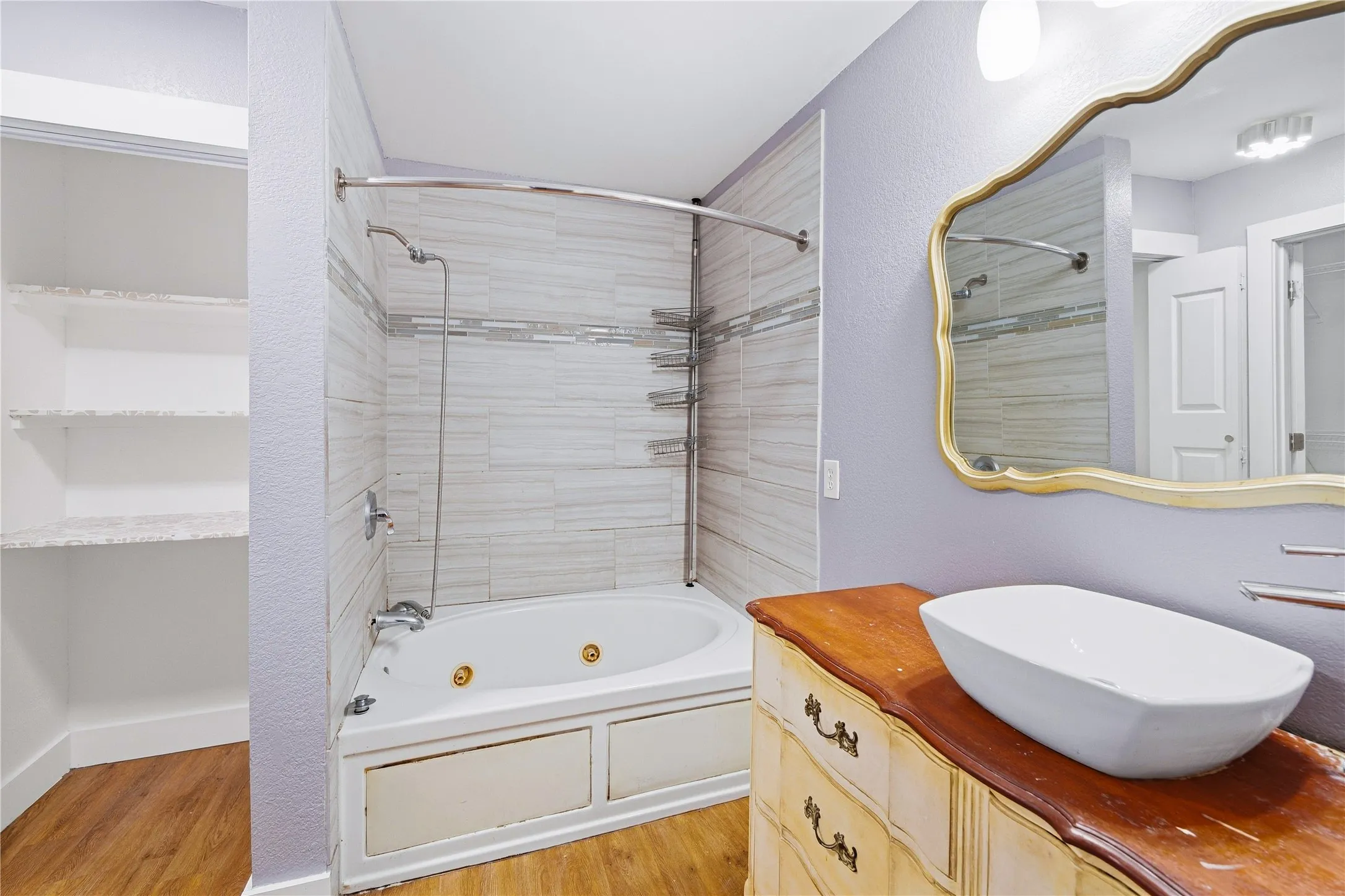 Single Family Residence For Sale in Dallas County , 5666 Hunters Bend Lane, Dallas, Texas 75249, 4 Bedroom, 3 Bathroom, 2 Garage spaces, 2,442 Sqft, built in 2003, mls#21393396, Real Estate Agent in Dallas, Homes For Sale in Dallas county, Homes For Sale in Dallas, Realtor in Dallas Texas, Real Estate Brokerage Independent Realty Texas, Luminita Cordes Realtor
