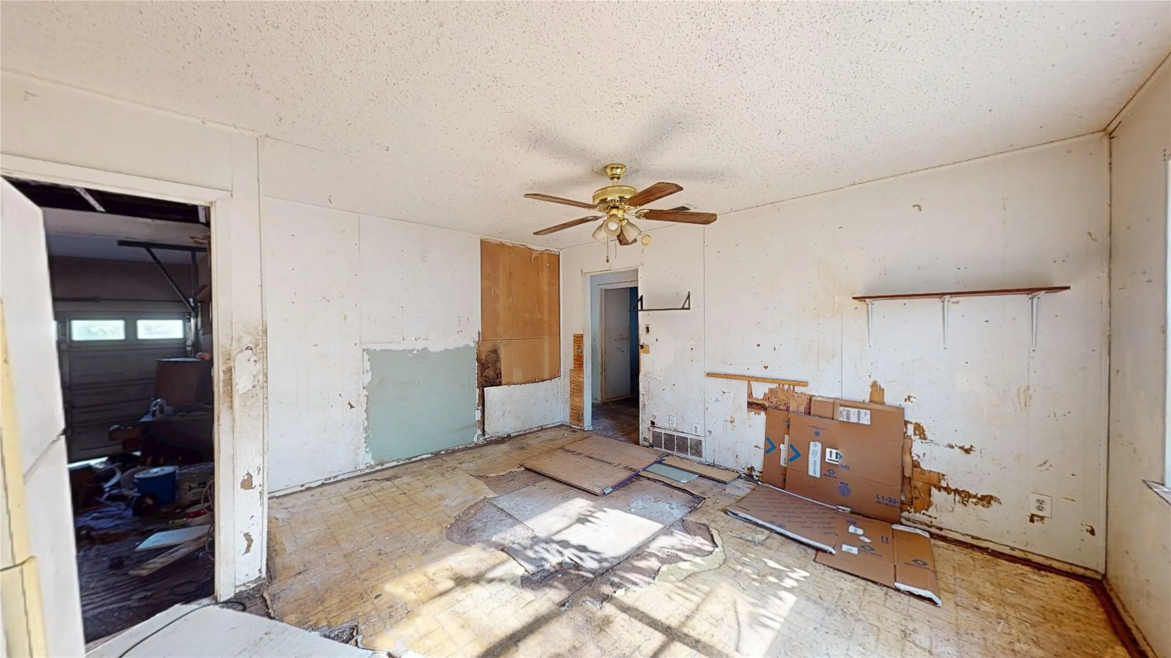 Single Family Residence For Sale in Dallas County , 1923 Spiceberry Lane, Mesquite, Texas 75149, 3 Bedroom, 2 Bathroom, 2 Garage spaces, 1,273 Sqft, built in 1963, mls#21395615, Real Estate Agent in Mesquite, Homes For Sale in Dallas county, Homes For Sale in Mesquite, Realtor in Mesquite Texas, Real Estate Brokerage Independent Realty Texas, Luminita Cordes Realtor