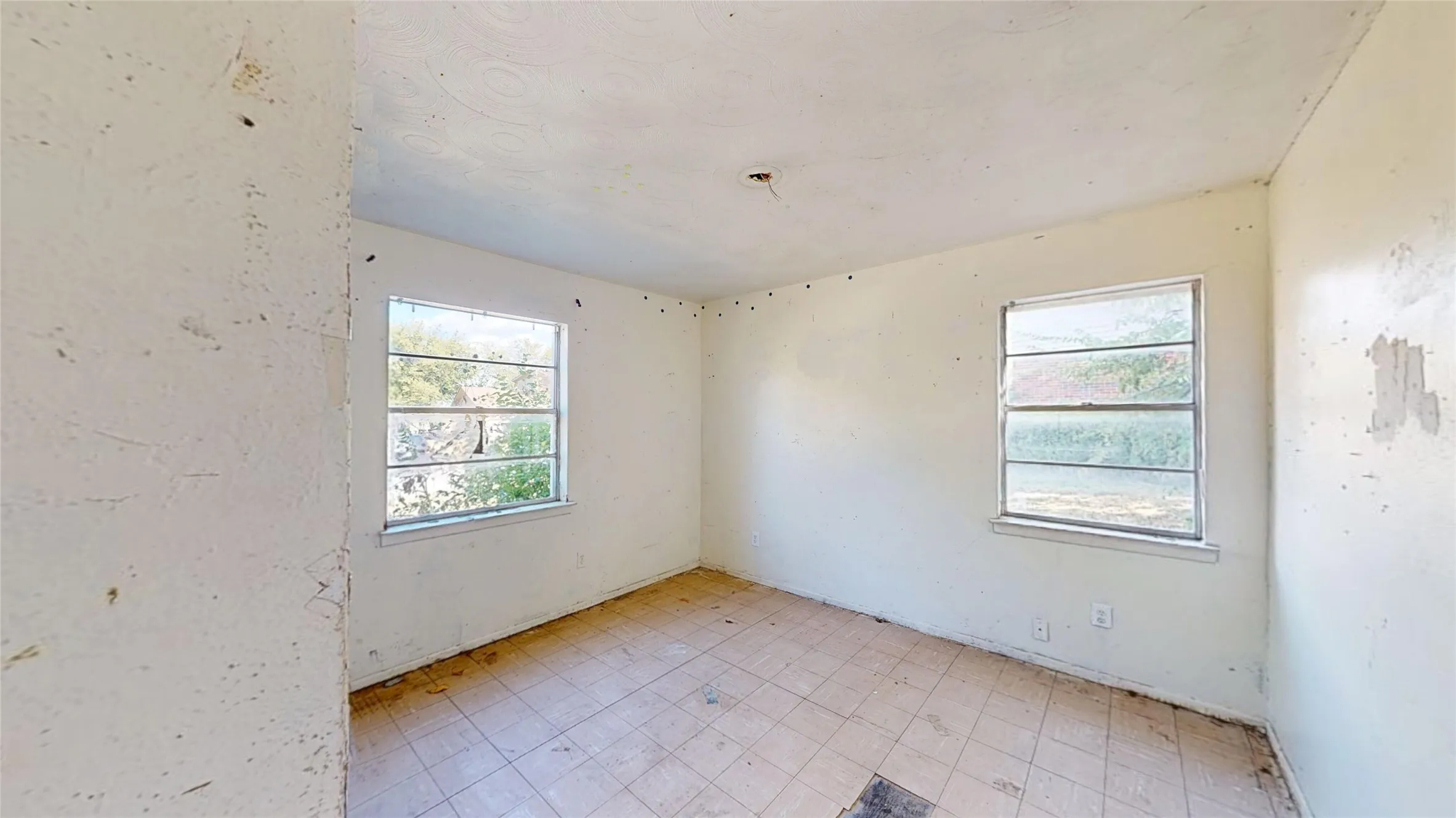 Single Family Residence For Sale in Dallas County , 1923 Spiceberry Lane, Mesquite, Texas 75149, 3 Bedroom, 2 Bathroom, 2 Garage spaces, 1,273 Sqft, built in 1963, mls#21395615, Real Estate Agent in Mesquite, Homes For Sale in Dallas county, Homes For Sale in Mesquite, Realtor in Mesquite Texas, Real Estate Brokerage Independent Realty Texas, Luminita Cordes Realtor