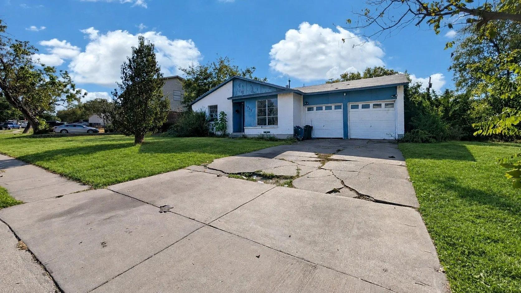 Single Family Residence For Sale in Dallas County , 1923 Spiceberry Lane, Mesquite, Texas 75149, 3 Bedroom, 2 Bathroom, 2 Garage spaces, 1,273 Sqft, built in 1963, mls#21395615, Real Estate Agent in Mesquite, Homes For Sale in Dallas county, Homes For Sale in Mesquite, Realtor in Mesquite Texas, Real Estate Brokerage Independent Realty Texas, Luminita Cordes Realtor