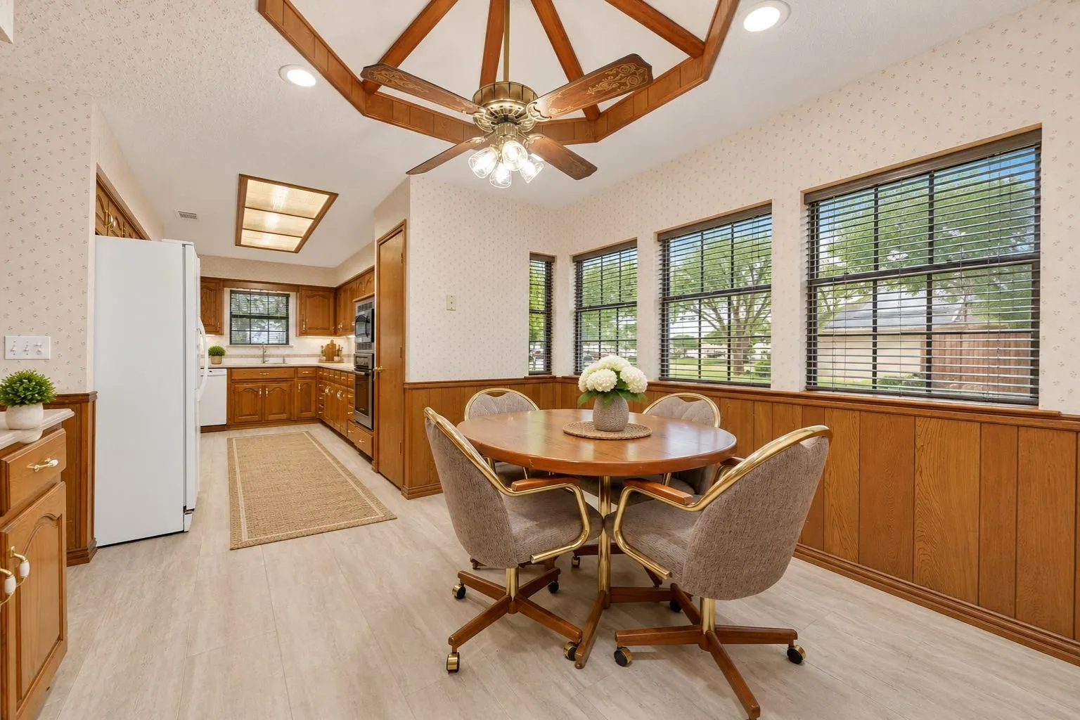 Single Family Residence For Sale in Collin County , 4120 Merriman Drive, Plano, Texas 75074, 4 Bedroom, 2 Bathroom, 2 Garage spaces, 2,290 Sqft, built in 1984, mls#21395435, Real Estate Agent in Plano, Homes For Sale in Collin county, Homes For Sale in Plano, Realtor in Plano Texas, Real Estate Brokerage Independent Realty Texas, Luminita Cordes Realtor