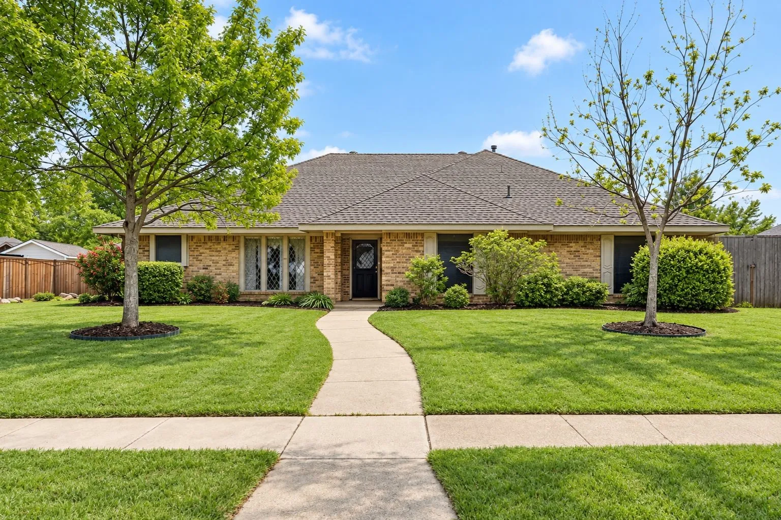 Single Family Residence For Sale in Collin County , 4120 Merriman Drive, Plano, Texas 75074, 4 Bedroom, 2 Bathroom, 2 Garage spaces, 2,290 Sqft, built in 1984, mls#21395435, Real Estate Agent in Plano, Homes For Sale in Collin county, Homes For Sale in Plano, Realtor in Plano Texas, Real Estate Brokerage Independent Realty Texas, Luminita Cordes Realtor