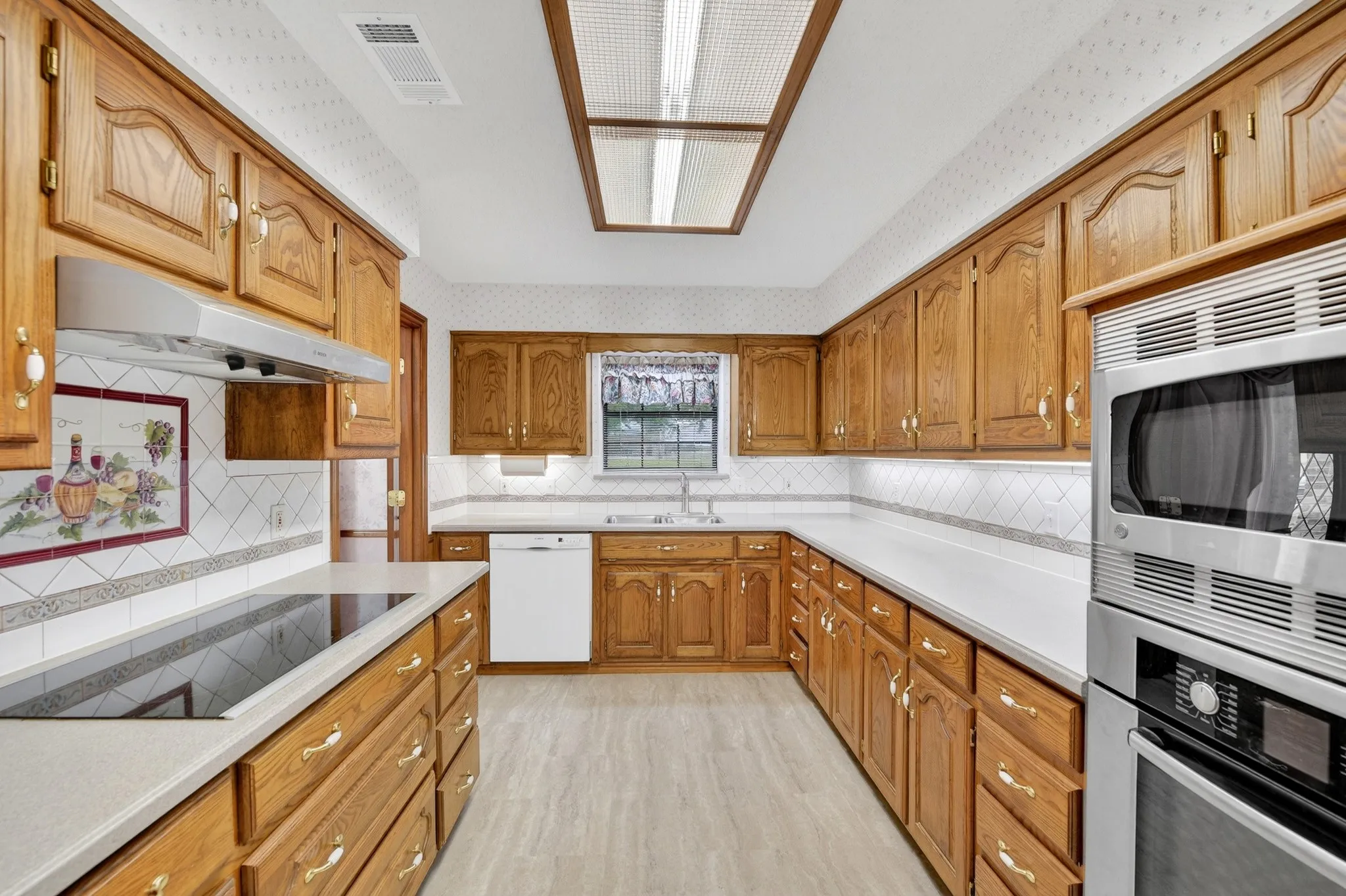 Single Family Residence For Sale in Collin County , 4120 Merriman Drive, Plano, Texas 75074, 4 Bedroom, 2 Bathroom, 2 Garage spaces, 2,290 Sqft, built in 1984, mls#21395435, Real Estate Agent in Plano, Homes For Sale in Collin county, Homes For Sale in Plano, Realtor in Plano Texas, Real Estate Brokerage Independent Realty Texas, Luminita Cordes Realtor