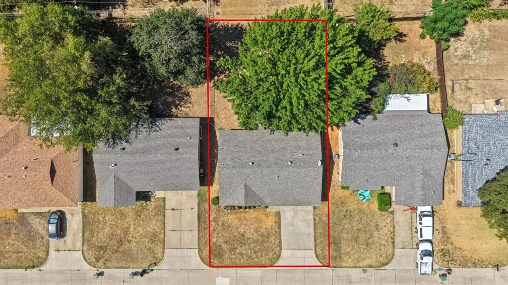 Single Family Residence For Sale in Tarrant County , 409 Arthur Drive, Hurst, Texas 76053, 3 Bedroom, 2 Bathroom, 2 Garage spaces, 1,182 Sqft, built in 1970, mls#21394564, Real Estate Agent in Hurst, Homes For Sale in Tarrant county, Homes For Sale in Hurst, Realtor in Hurst Texas, Real Estate Brokerage Independent Realty Texas, Luminita Cordes Realtor