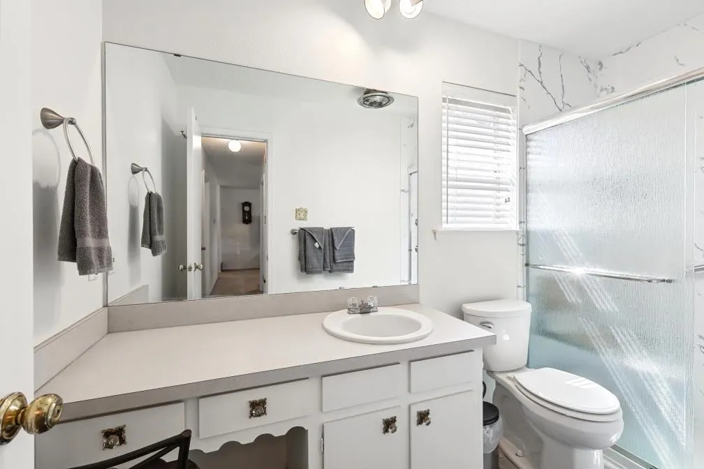 Single Family Residence For Sale in Tarrant County , 409 Arthur Drive, Hurst, Texas 76053, 3 Bedroom, 2 Bathroom, 2 Garage spaces, 1,182 Sqft, built in 1970, mls#21394564, Real Estate Agent in Hurst, Homes For Sale in Tarrant county, Homes For Sale in Hurst, Realtor in Hurst Texas, Real Estate Brokerage Independent Realty Texas, Luminita Cordes Realtor