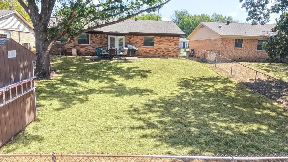 Single Family Residence For Sale in Tarrant County , 409 Arthur Drive, Hurst, Texas 76053, 3 Bedroom, 2 Bathroom, 2 Garage spaces, 1,182 Sqft, built in 1970, mls#21394564, Real Estate Agent in Hurst, Homes For Sale in Tarrant county, Homes For Sale in Hurst, Realtor in Hurst Texas, Real Estate Brokerage Independent Realty Texas, Luminita Cordes Realtor