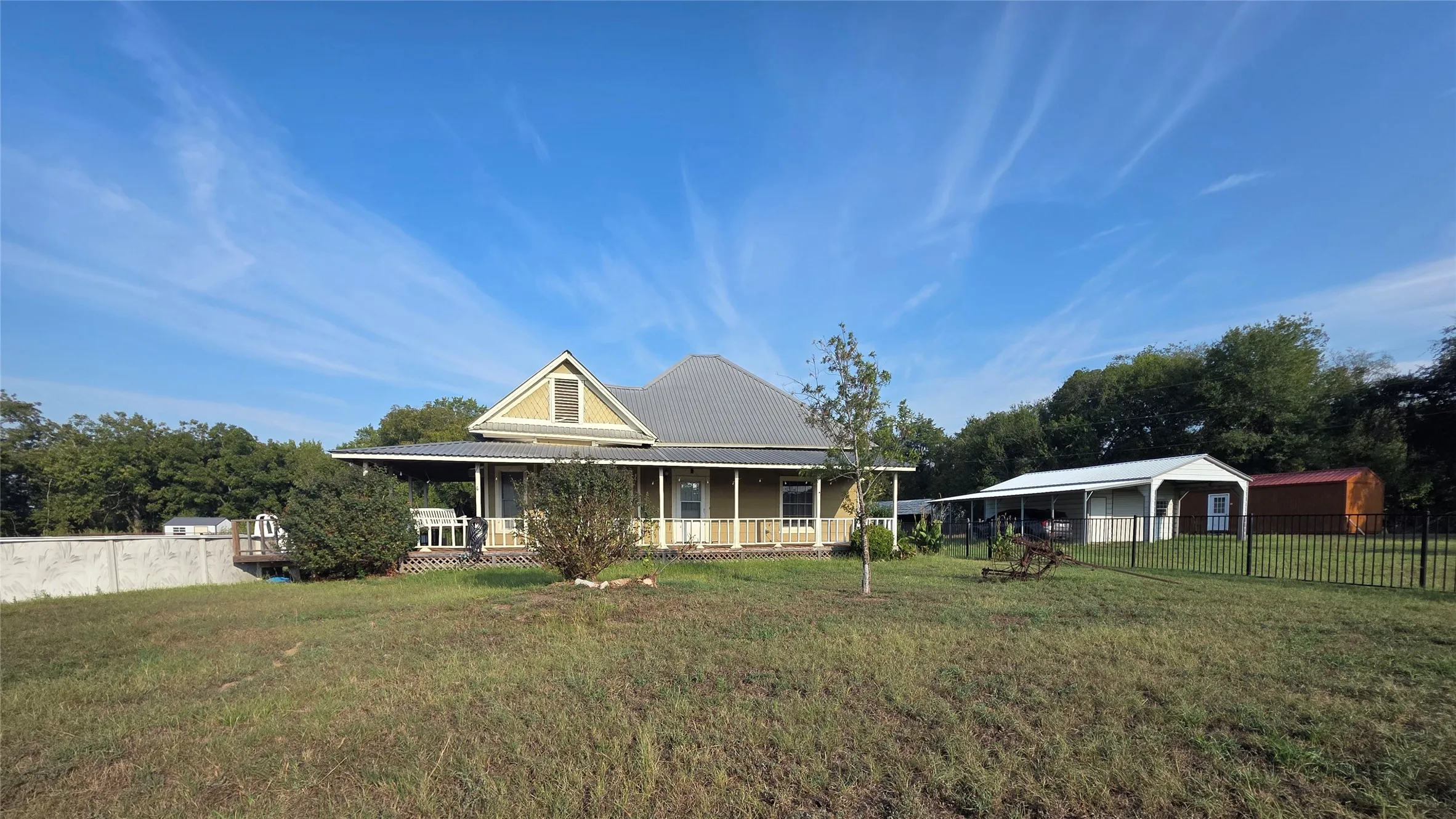 Single Family Residence For Sale in Limestone County , 1292 Fm 1365, Mexia, Texas 76667, 3 Bedroom, 2 Bathroom, Garage spaces, 1,560 Sqft, built in 1980, mls#21380362, Real Estate Agent in Mexia, Homes For Sale in Limestone county, Homes For Sale in Mexia, Realtor in Mexia Texas, Real Estate Brokerage Independent Realty Texas, Luminita Cordes Realtor