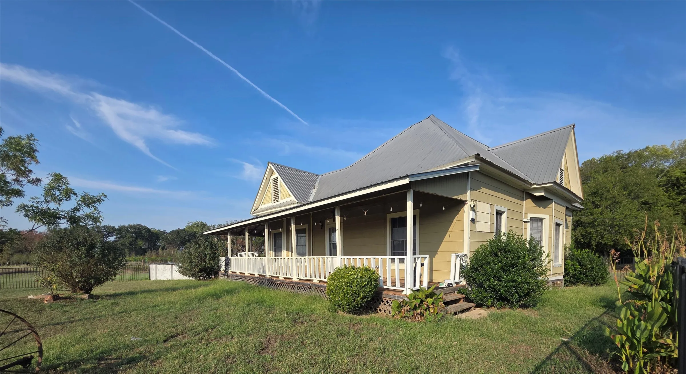 Single Family Residence For Sale in Limestone County , 1292 Fm 1365, Mexia, Texas 76667, 3 Bedroom, 2 Bathroom, Garage spaces, 1,560 Sqft, built in 1980, mls#21380362, Real Estate Agent in Mexia, Homes For Sale in Limestone county, Homes For Sale in Mexia, Realtor in Mexia Texas, Real Estate Brokerage Independent Realty Texas, Luminita Cordes Realtor