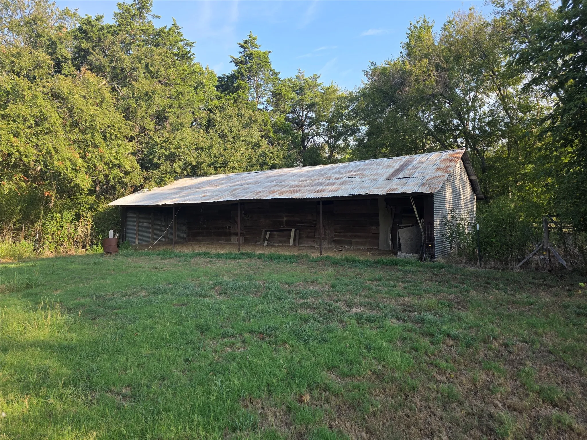 Single Family Residence For Sale in Limestone County , 1292 Fm 1365, Mexia, Texas 76667, 3 Bedroom, 2 Bathroom, Garage spaces, 1,560 Sqft, built in 1980, mls#21380362, Real Estate Agent in Mexia, Homes For Sale in Limestone county, Homes For Sale in Mexia, Realtor in Mexia Texas, Real Estate Brokerage Independent Realty Texas, Luminita Cordes Realtor