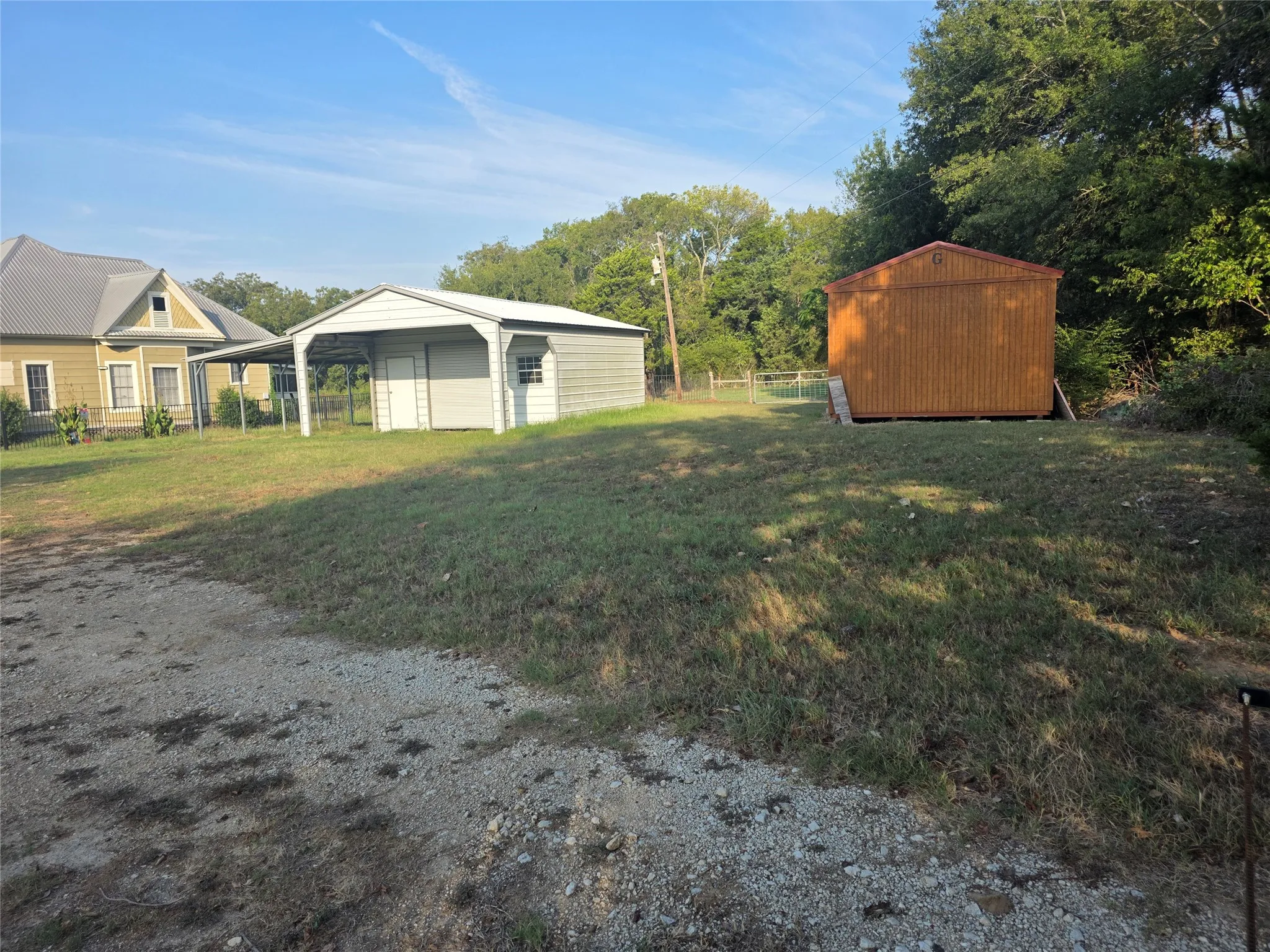 Single Family Residence For Sale in Limestone County , 1292 Fm 1365, Mexia, Texas 76667, 3 Bedroom, 2 Bathroom, Garage spaces, 1,560 Sqft, built in 1980, mls#21380362, Real Estate Agent in Mexia, Homes For Sale in Limestone county, Homes For Sale in Mexia, Realtor in Mexia Texas, Real Estate Brokerage Independent Realty Texas, Luminita Cordes Realtor