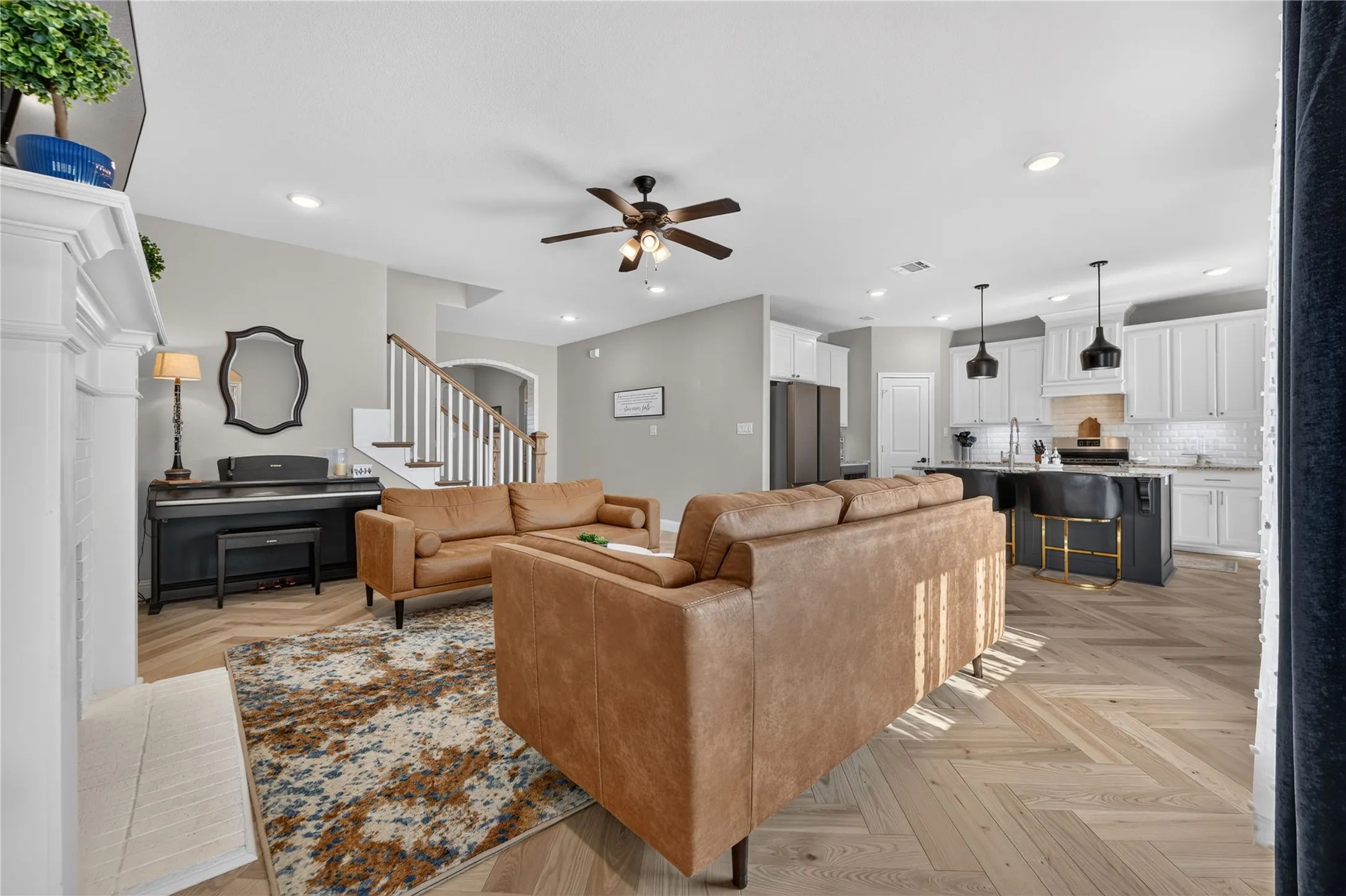 Single Family Residence For Sale in Tarrant County , 5220 Sonata Trail, Fort Worth, Texas 76126, 4 Bedroom, 3 Bathroom, 2 Garage spaces, 2,283 Sqft, built in 2019, mls#21395250, Real Estate Agent in Fort Worth, Homes For Sale in Tarrant county, Homes For Sale in Fort Worth, Realtor in Fort Worth Texas, Real Estate Brokerage Independent Realty Texas, Luminita Cordes Realtor