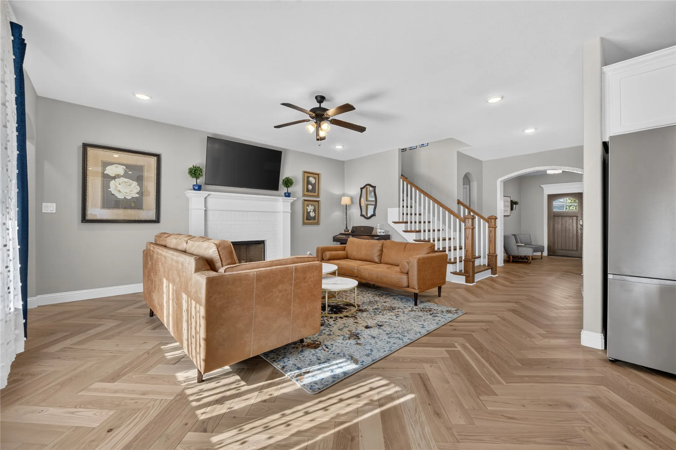 Single Family Residence For Sale in Tarrant County , 5220 Sonata Trail, Fort Worth, Texas 76126, 4 Bedroom, 3 Bathroom, 2 Garage spaces, 2,283 Sqft, built in 2019, mls#21395250, Real Estate Agent in Fort Worth, Homes For Sale in Tarrant county, Homes For Sale in Fort Worth, Realtor in Fort Worth Texas, Real Estate Brokerage Independent Realty Texas, Luminita Cordes Realtor