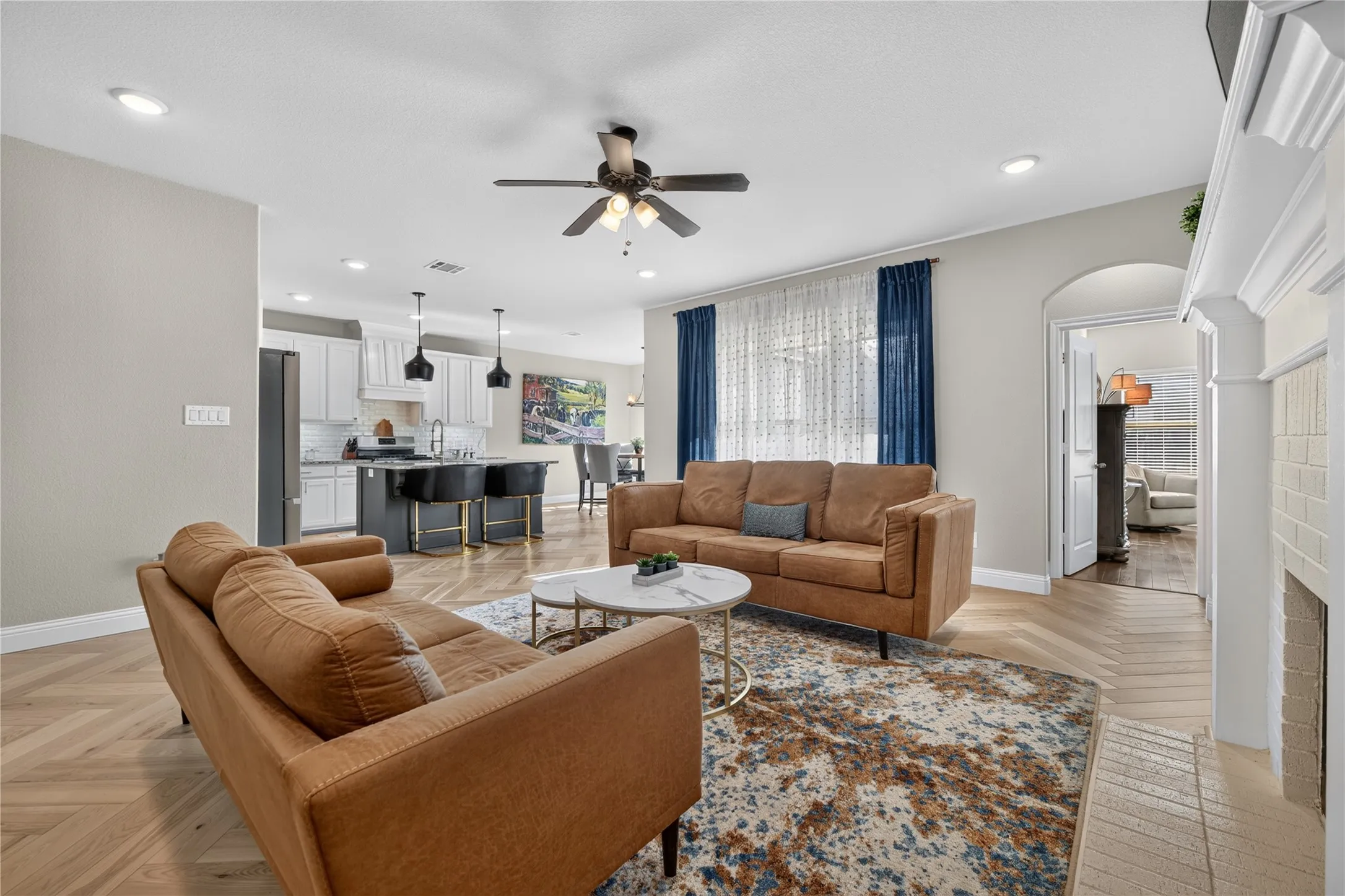 Single Family Residence For Sale in Tarrant County , 5220 Sonata Trail, Fort Worth, Texas 76126, 4 Bedroom, 3 Bathroom, 2 Garage spaces, 2,283 Sqft, built in 2019, mls#21395250, Real Estate Agent in Fort Worth, Homes For Sale in Tarrant county, Homes For Sale in Fort Worth, Realtor in Fort Worth Texas, Real Estate Brokerage Independent Realty Texas, Luminita Cordes Realtor