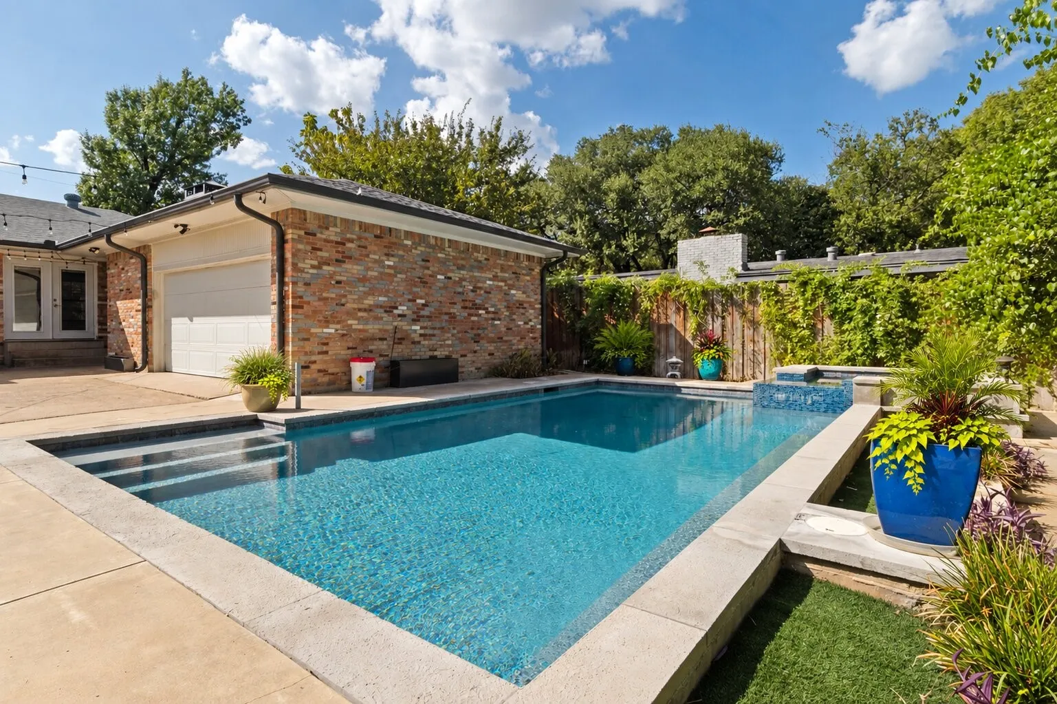 Single Family Residence For Sale in Dallas County , 2868 Ripplewood Drive, Dallas, Texas 75228, 3 Bedroom, 3 Bathroom, 2 Garage spaces, 1,912 Sqft, built in 1962, mls#21395402, Real Estate Agent in Dallas, Homes For Sale in Dallas county, Homes For Sale in Dallas, Realtor in Dallas Texas, Real Estate Brokerage Independent Realty Texas, Luminita Cordes Realtor