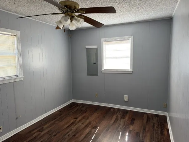 Single Family Residence For Rent in Montague County , 206 E Nelson Street, Bowie, Texas 76230, 3 Bedroom, 1 Bathroom, Garage spaces, 1,056 Sqft, built in 1940, mls#21395627, Real Estate Agent in Bowie, Homes For Rent in Montague county, Homes For Rent in Bowie, Realtor in Bowie Texas, Real Estate Brokerage Independent Realty Texas, Luminita Cordes Realtor