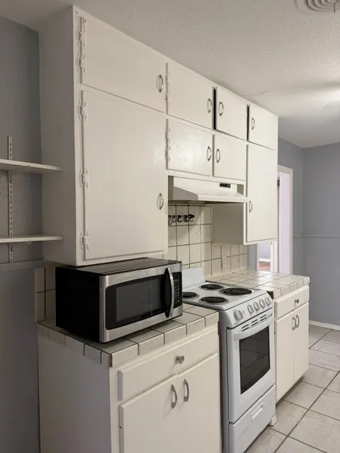 Single Family Residence For Rent in Montague County , 206 E Nelson Street, Bowie, Texas 76230, 3 Bedroom, 1 Bathroom, Garage spaces, 1,056 Sqft, built in 1940, mls#21395627, Real Estate Agent in Bowie, Homes For Rent in Montague county, Homes For Rent in Bowie, Realtor in Bowie Texas, Real Estate Brokerage Independent Realty Texas, Luminita Cordes Realtor