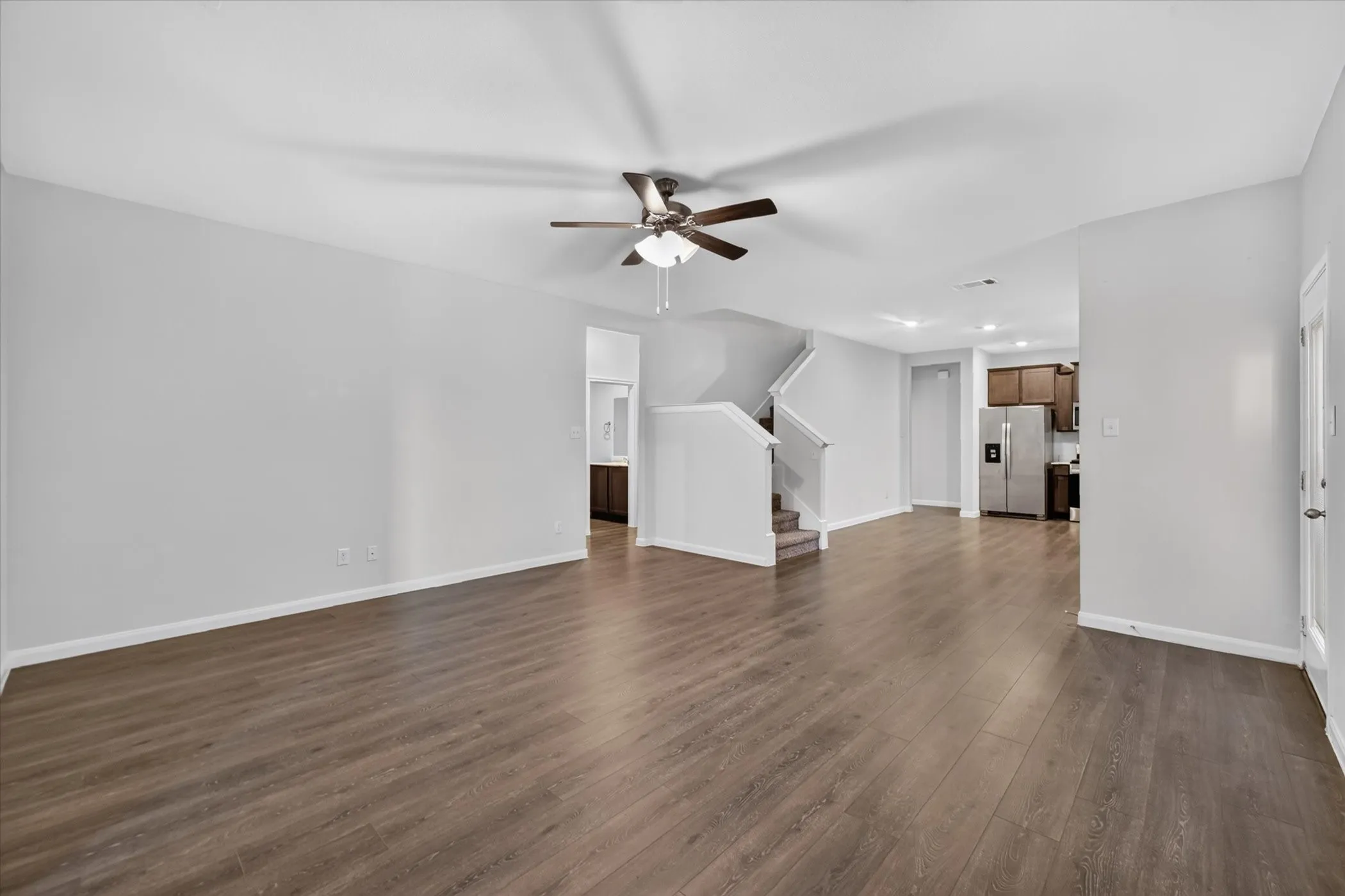Single Family Residence For Rent in Grayson County , 3920 Oak Creek Circle, Denison, Texas 75020, 3 Bedroom, 2 Bathroom, 2 Garage spaces, 1,930 Sqft, built in 2022, mls#21394786, Real Estate Agent in Denison, Homes For Rent in Grayson county, Homes For Rent in Denison, Realtor in Denison Texas, Real Estate Brokerage Independent Realty Texas, Luminita Cordes Realtor