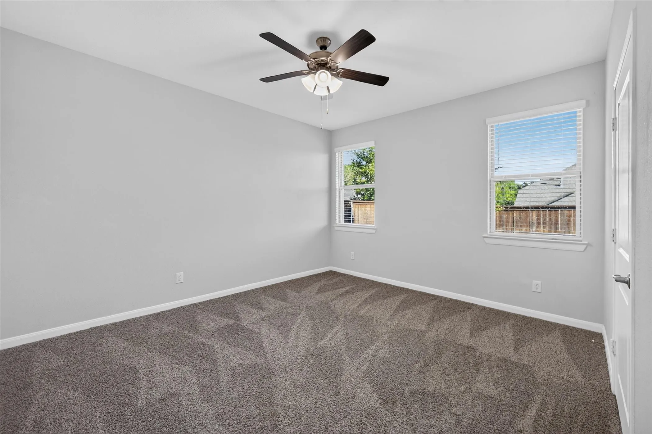 Single Family Residence For Rent in Grayson County , 3920 Oak Creek Circle, Denison, Texas 75020, 3 Bedroom, 2 Bathroom, 2 Garage spaces, 1,930 Sqft, built in 2022, mls#21394786, Real Estate Agent in Denison, Homes For Rent in Grayson county, Homes For Rent in Denison, Realtor in Denison Texas, Real Estate Brokerage Independent Realty Texas, Luminita Cordes Realtor