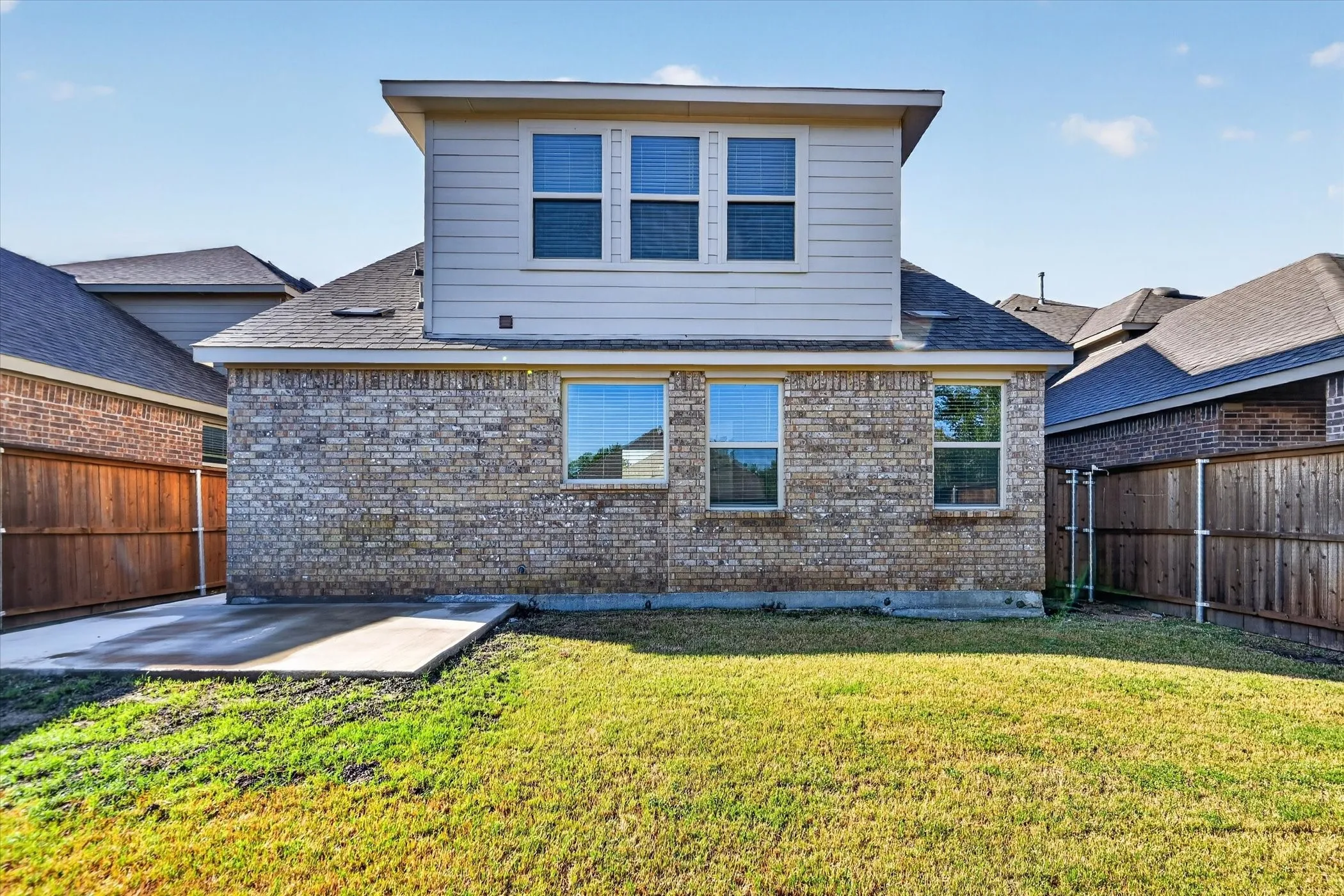 Single Family Residence For Rent in Grayson County , 3920 Oak Creek Circle, Denison, Texas 75020, 3 Bedroom, 2 Bathroom, 2 Garage spaces, 1,930 Sqft, built in 2022, mls#21394786, Real Estate Agent in Denison, Homes For Rent in Grayson county, Homes For Rent in Denison, Realtor in Denison Texas, Real Estate Brokerage Independent Realty Texas, Luminita Cordes Realtor
