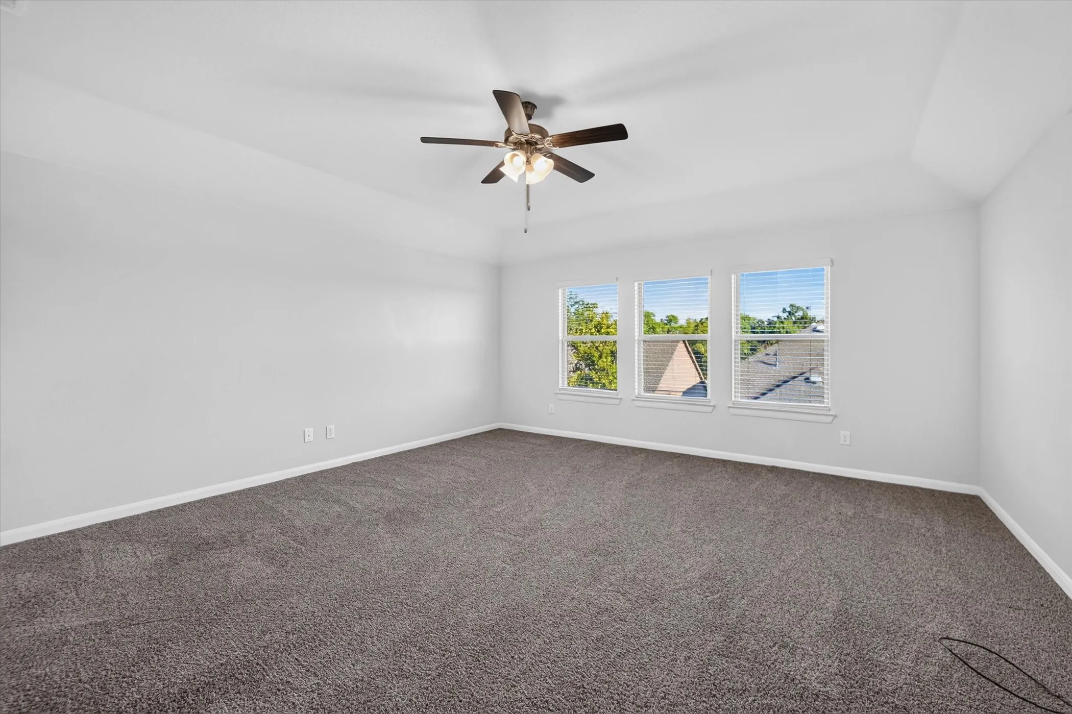 Single Family Residence For Rent in Grayson County , 3920 Oak Creek Circle, Denison, Texas 75020, 3 Bedroom, 2 Bathroom, 2 Garage spaces, 1,930 Sqft, built in 2022, mls#21394786, Real Estate Agent in Denison, Homes For Rent in Grayson county, Homes For Rent in Denison, Realtor in Denison Texas, Real Estate Brokerage Independent Realty Texas, Luminita Cordes Realtor